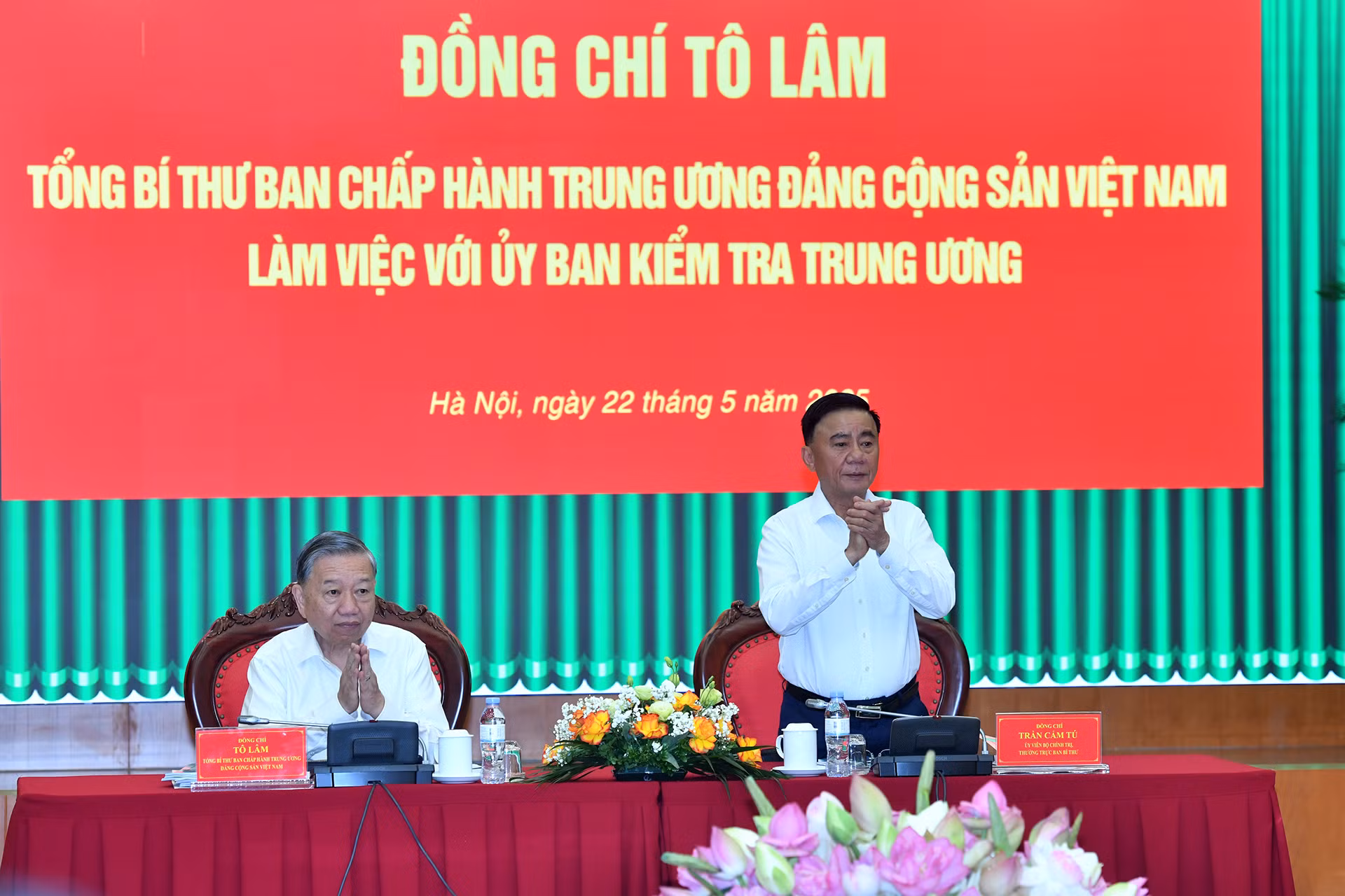 Đồng chí Trần Cẩm Tú, Ủy viên Bộ Chính trị, Thường trực Ban Bí thư cùng dự buổi làm việc.