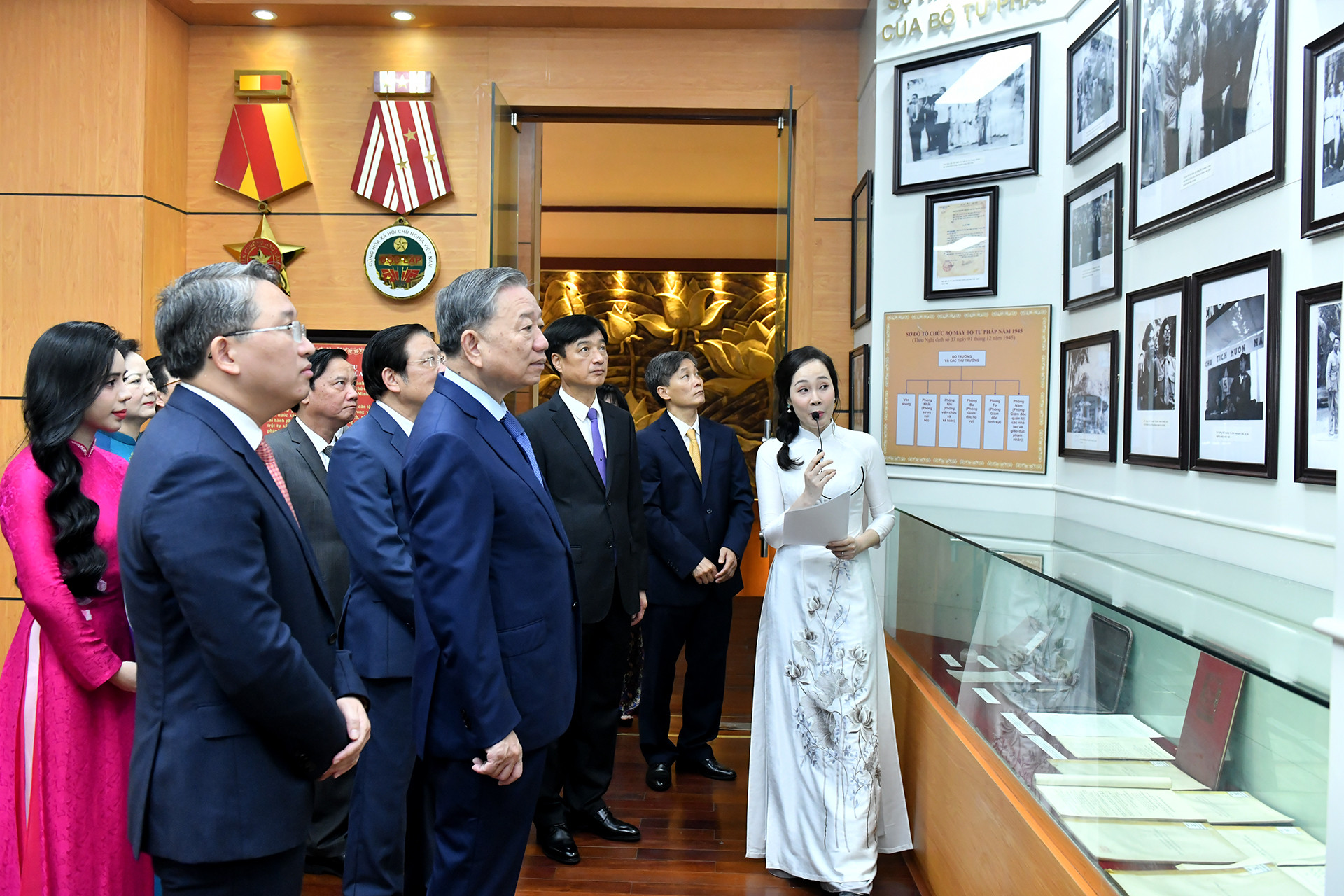 [Ảnh] Tổng Bí thư Tô Lâm làm việc với Ban Cán sự Đảng Bộ Tư pháp ảnh 6