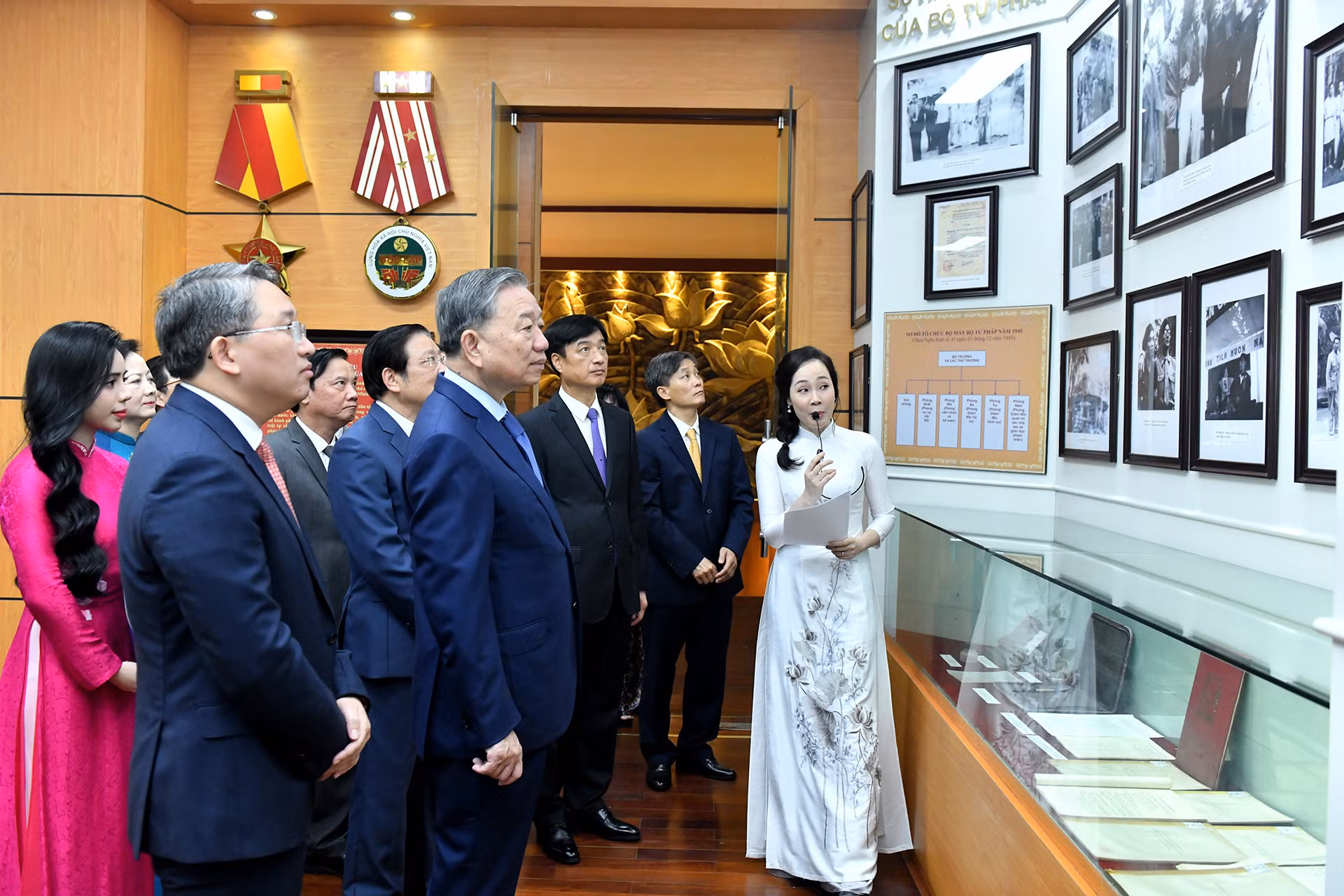 [Ảnh] Tổng Bí thư Tô Lâm làm việc với Ban Cán sự Đảng Bộ Tư pháp ảnh 6