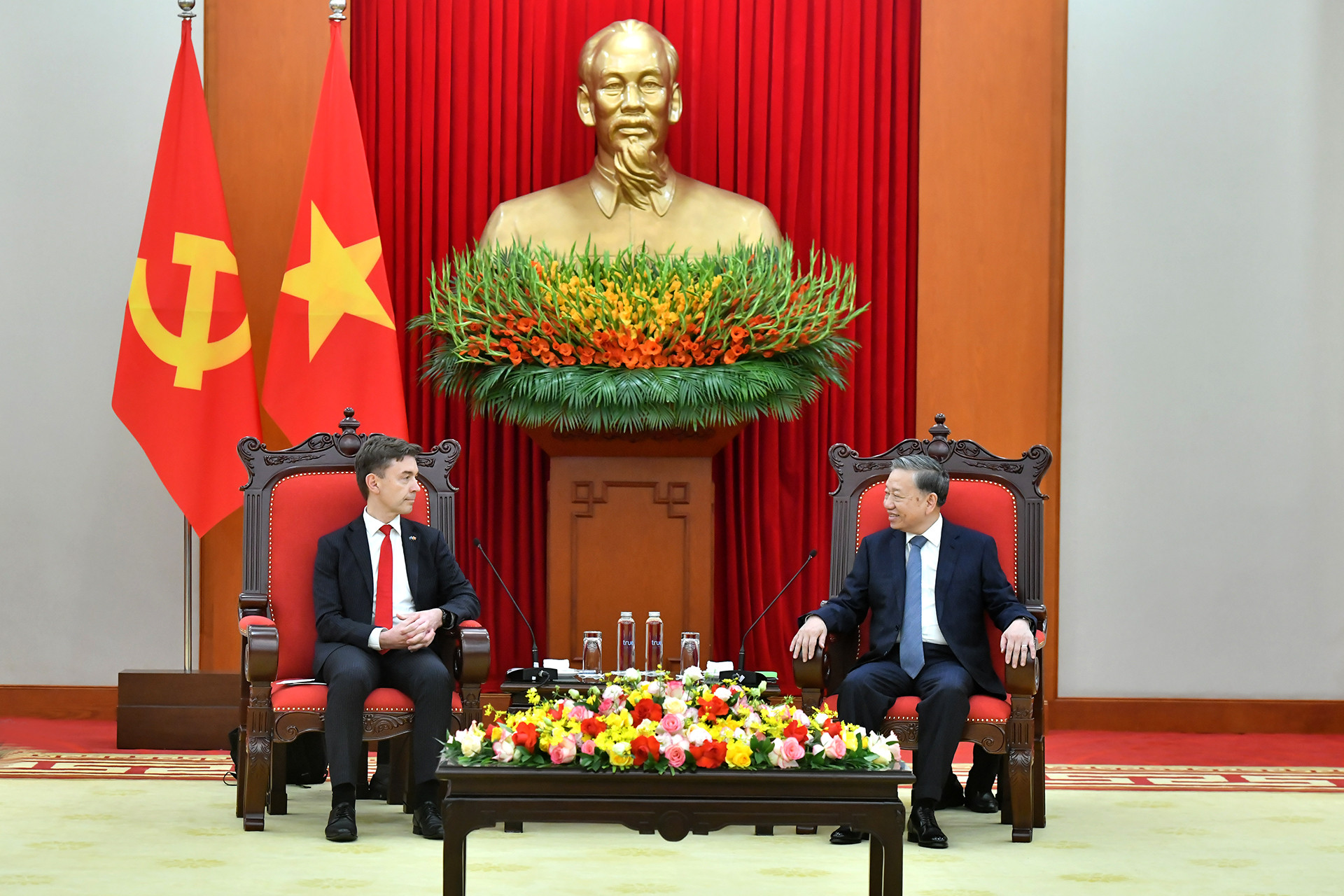 Tổng Bí thư Tô Lâm tiếp Đại sứ Liên minh châu Âu (EU) tại Việt Nam Julien Guerrier.