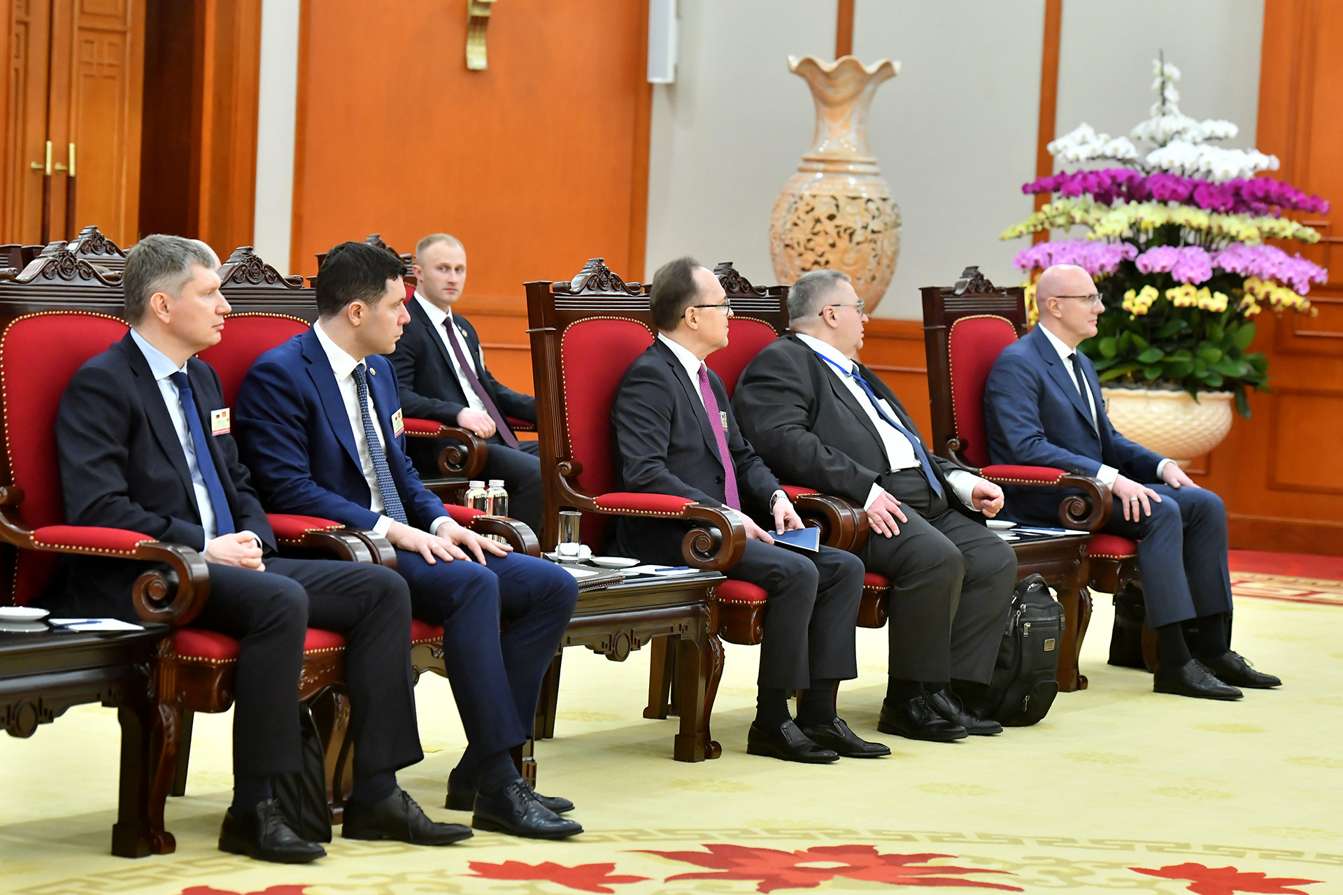 Các đại biểu Liên bang Nga tham dự cuộc tiếp.