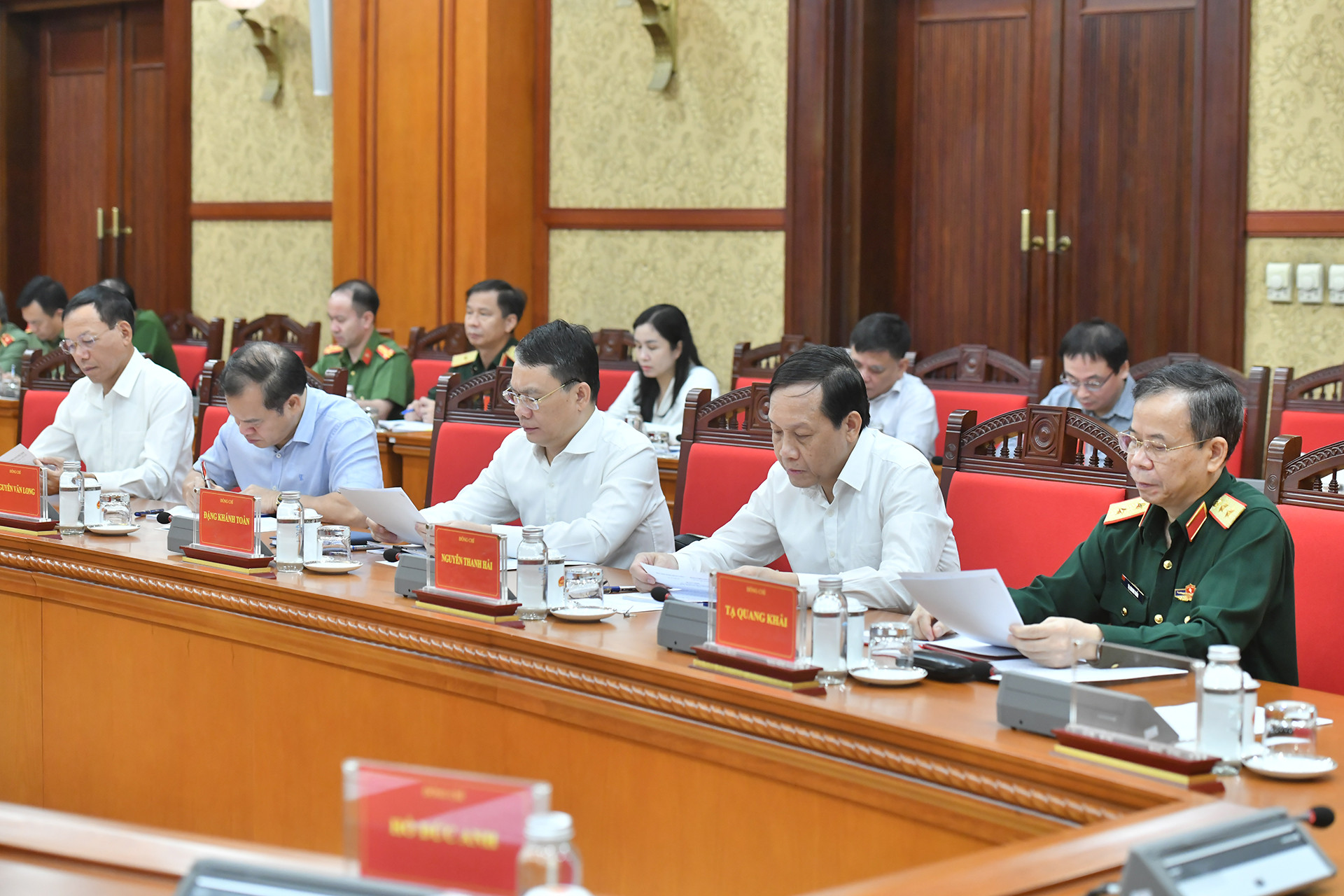 Các đồng chí Thường trực Ban Chỉ đạo tham dự cuộc họp.