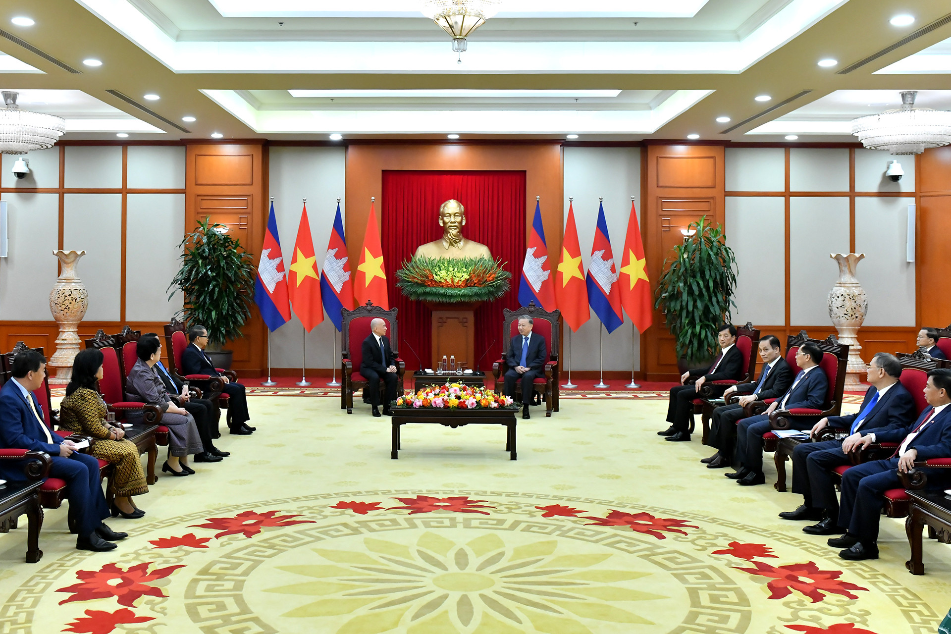 Quang cảnh buổi hội kiến Quốc vương Campuchia Norodom Sihamoni.