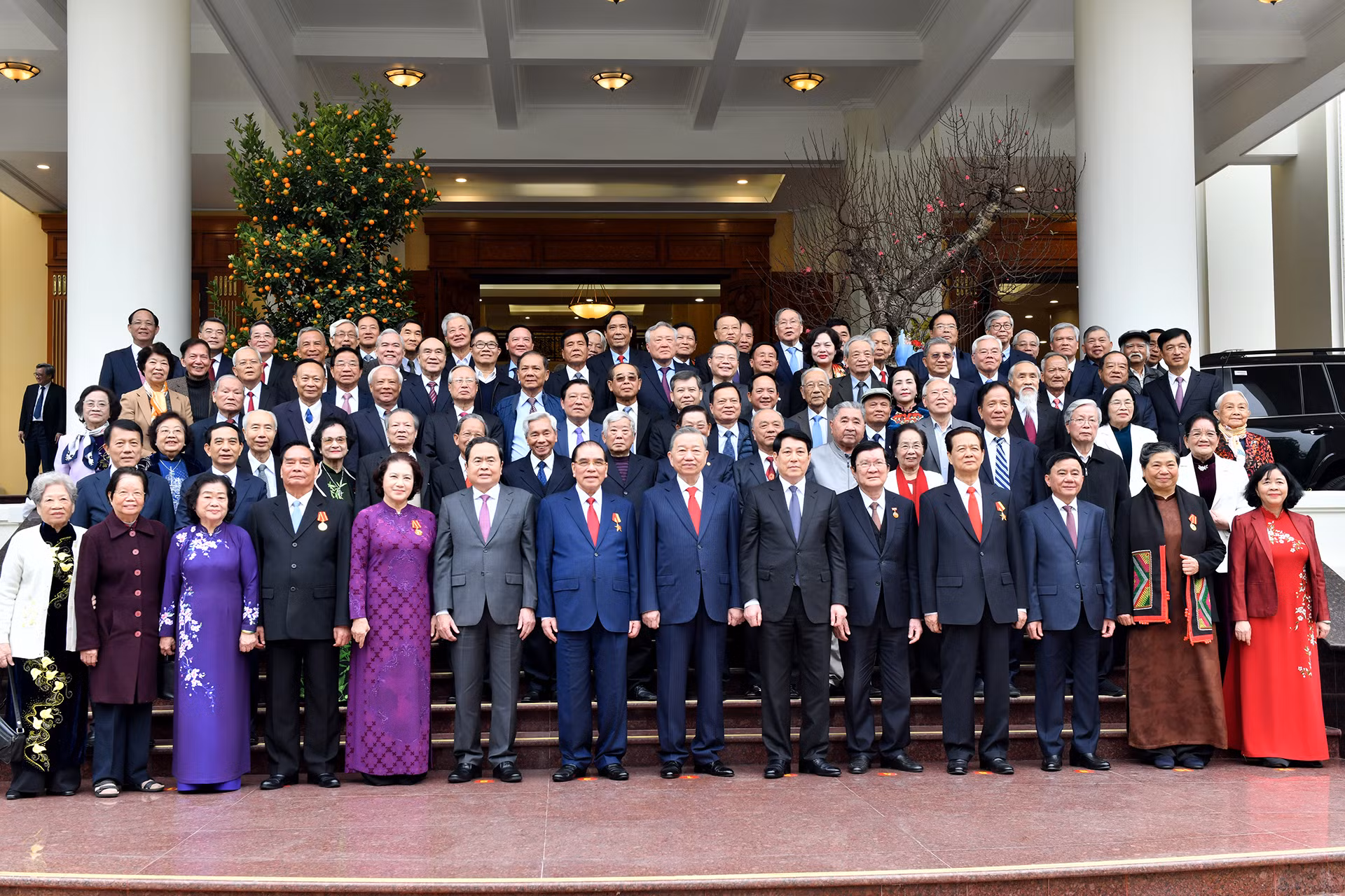 Tổng Bí thư Tô Lâm và các đồng chí lãnh đạo, nguyên lãnh đạo Đảng, Nhà nước tham dự hội nghị.