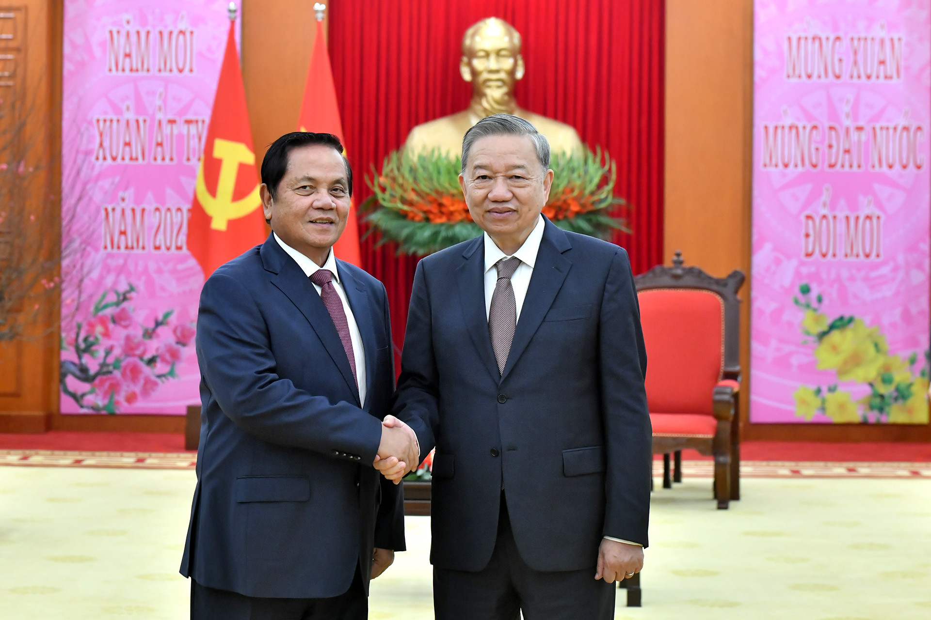 Tổng Bí thư Tô Lâm tiếp đồng chí Ouch Borith, Ủy viên Ban Thường vụ Trung ương Đảng Nhân dân Campuchia, Phó Chủ tịch thứ Nhất Thượng viện Campuchia.