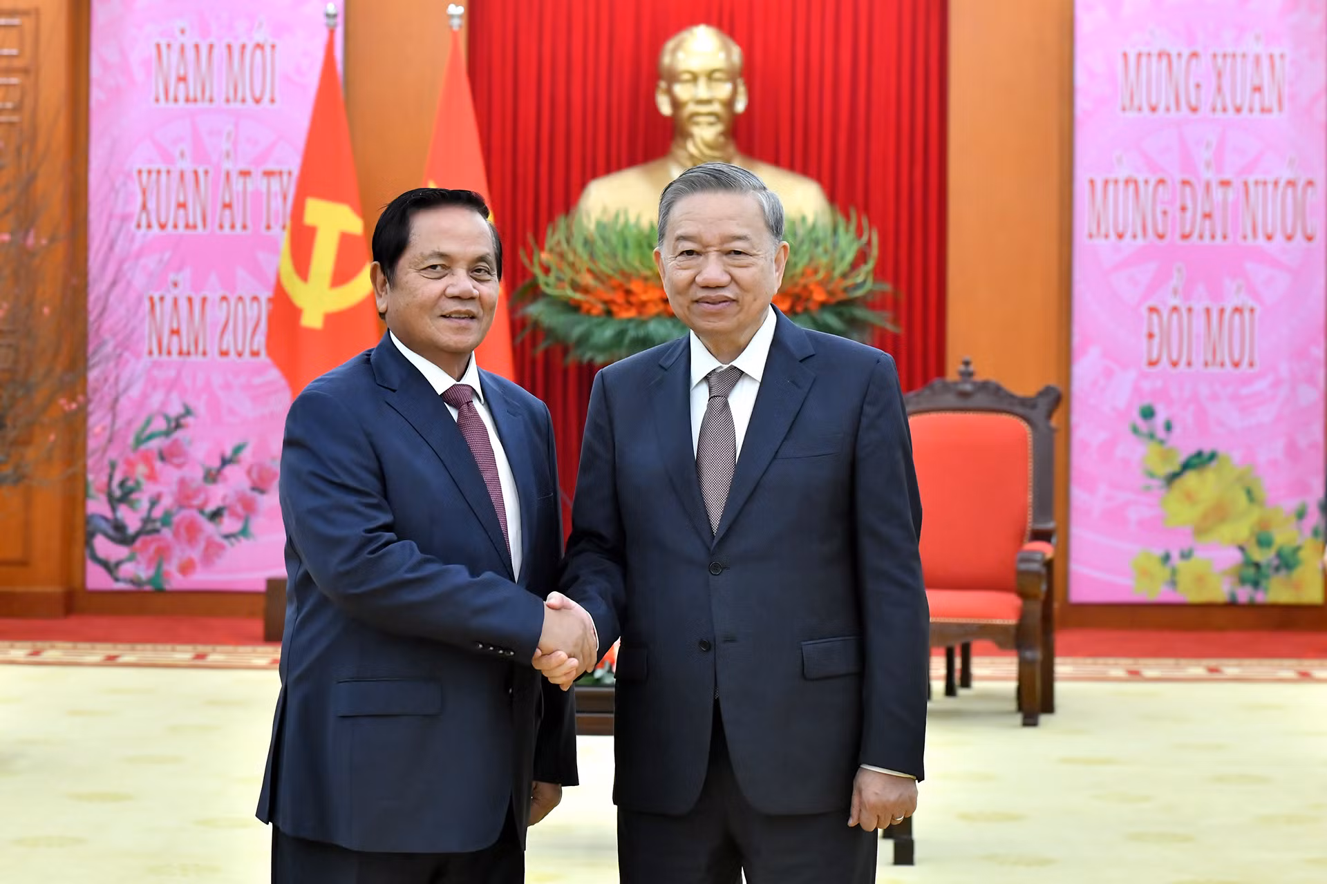 Tổng Bí thư Tô Lâm tiếp đồng chí Ouch Borith, Ủy viên Ban Thường vụ Trung ương Đảng Nhân dân Campuchia, Phó Chủ tịch thứ Nhất Thượng viện Campuchia.