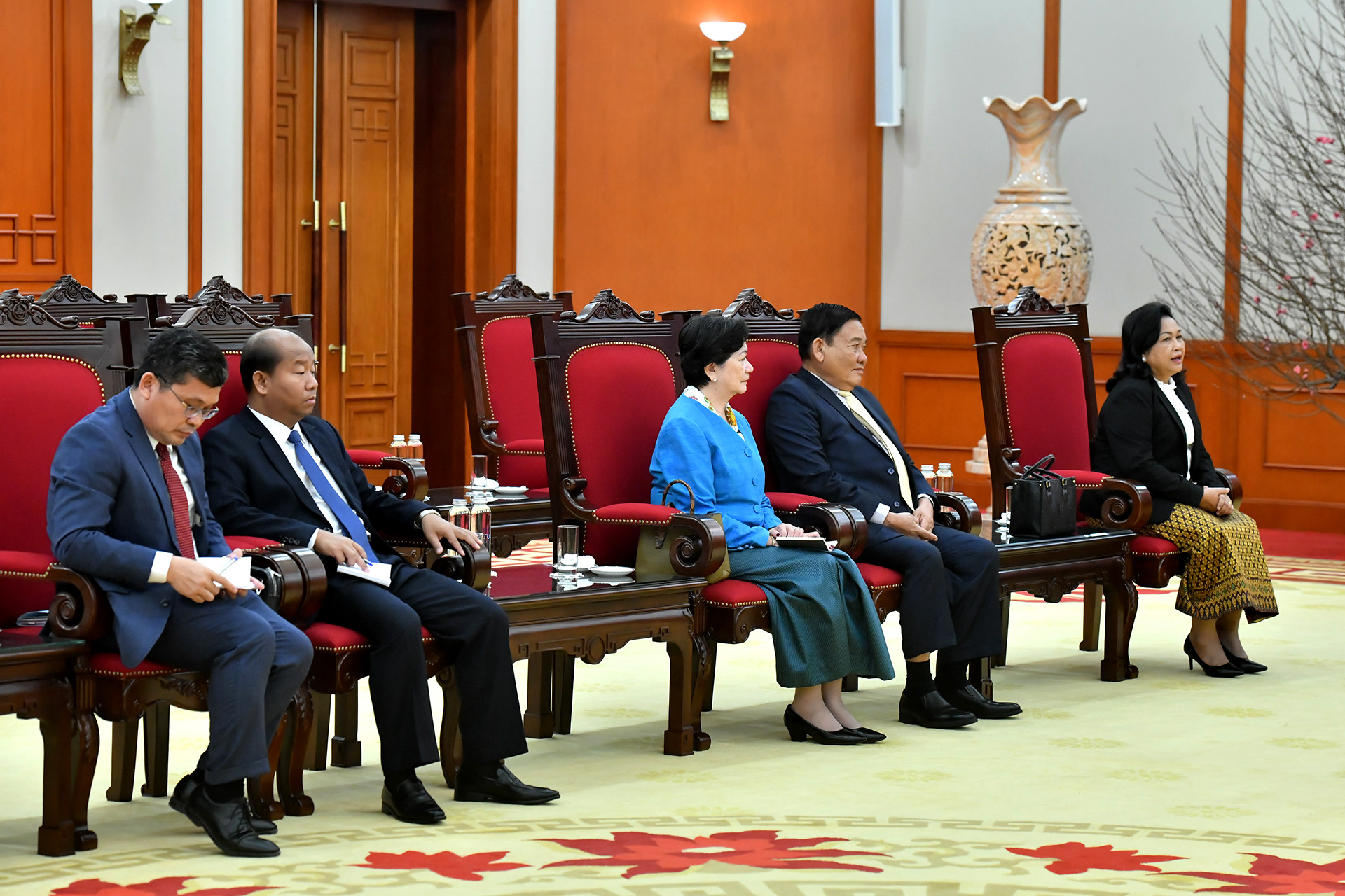 Các đại biểu Campuchia tại buổi tiếp.