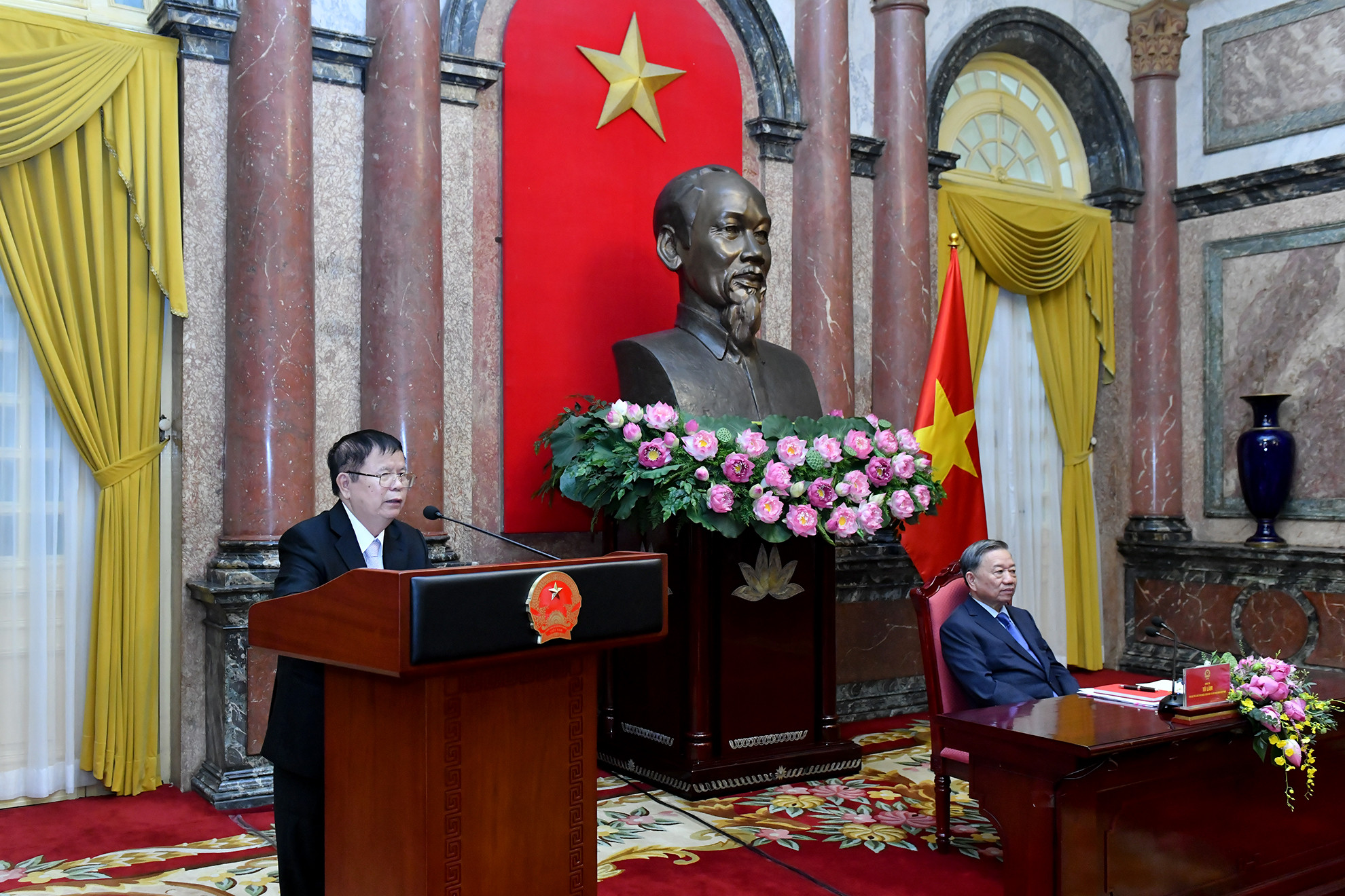 Đại biểu phát biểu tại buổi tiếp. Đại biểu phát biểu tại buổi tiếp.