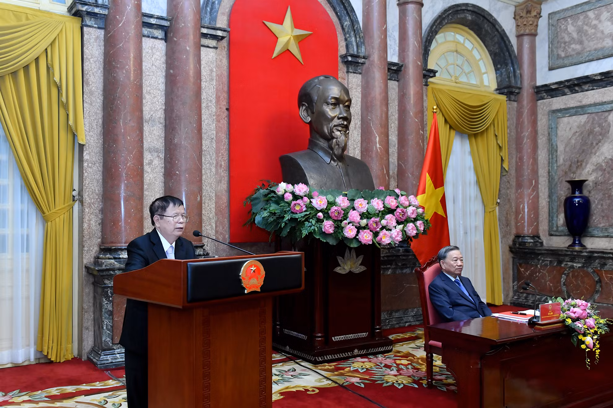 Đại biểu phát biểu tại buổi tiếp. Đại biểu phát biểu tại buổi tiếp.