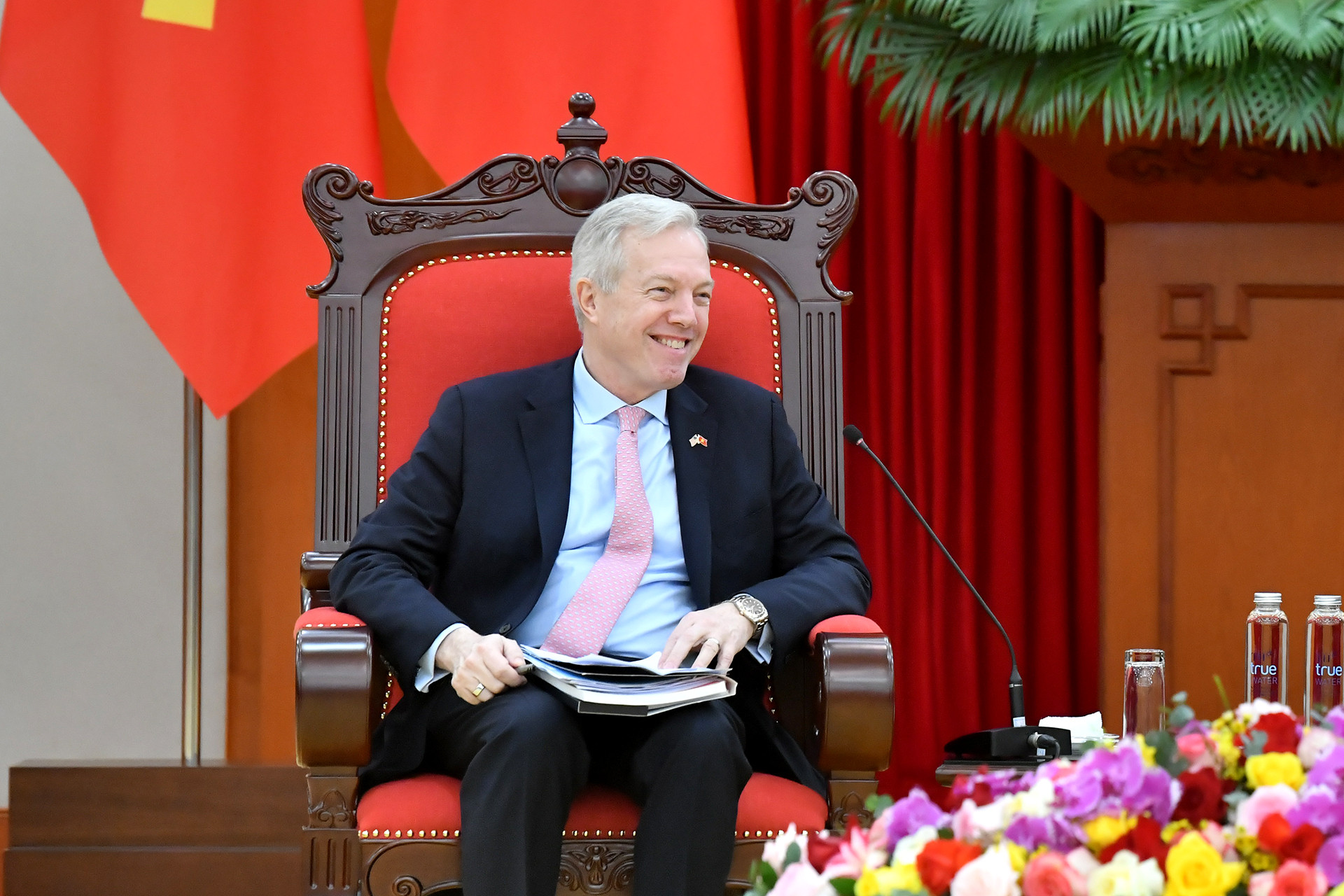 Ông Ted Osius, Chủ tịch kiêm Tổng Giám đốc Hội đồng Kinh doanh Hoa Kỳ-ASEAN tại buổi tiếp.