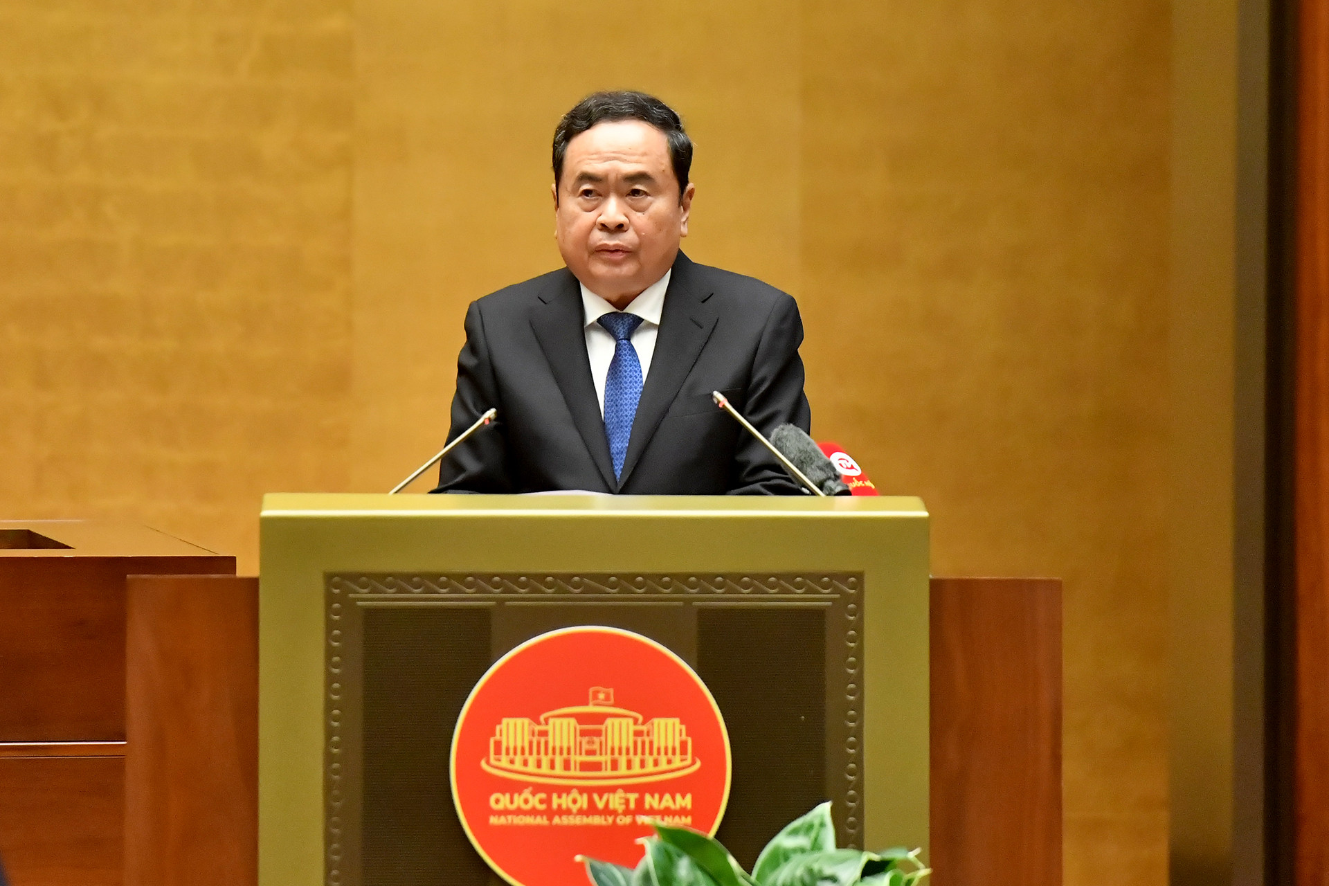 Đồng chí Trần Thanh Mẫn, Ủy viên Bộ Chính trị, Chủ tịch Quốc hội truyền đạt chuyên đề “Tháo gỡ những điểm nghẽn, nút thắt về thể chế”.