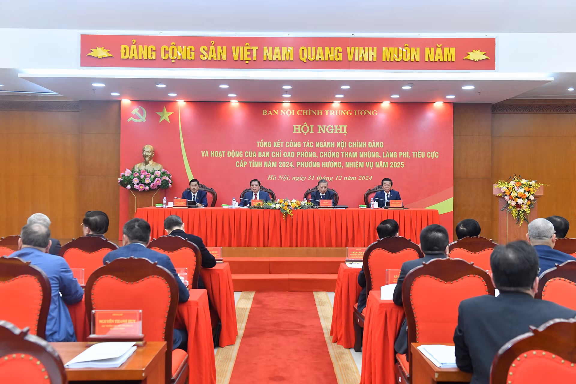 Tổng Bí thư Tô Lâm và các đồng chí lãnh đạo Ban Nội chính Trung ương chủ trì hội nghị.