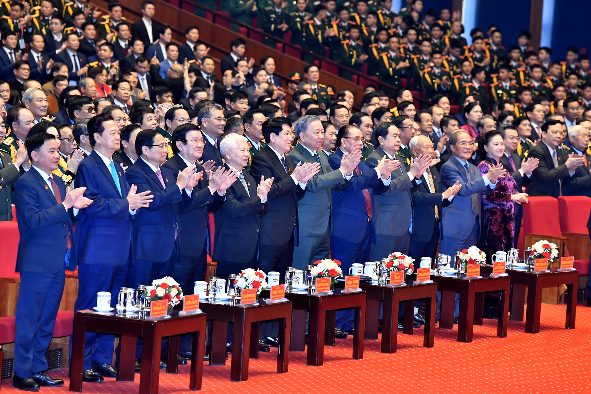 Các đồng chí lãnh đạo, nguyên lãnh đạo Đảng, Nhà nước dự lễ kỷ niệm.