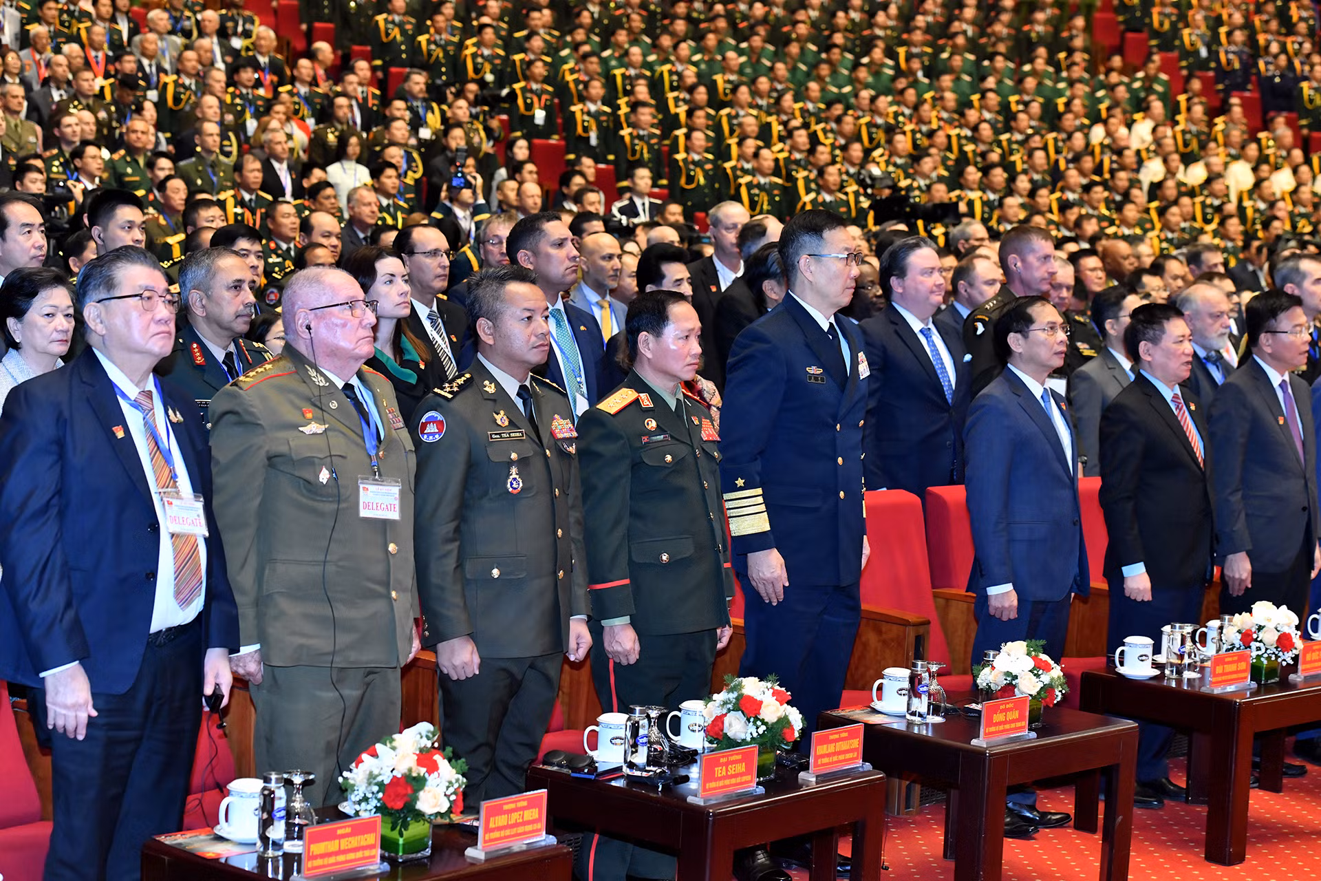 Các đại biểu dự lễ kỷ niệm.