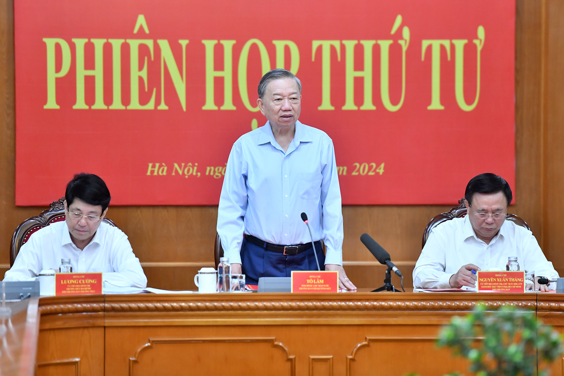 Tổng Bí thư, Chủ tịch nước Tô Lâm phát biểu chỉ đạo phiên họp.