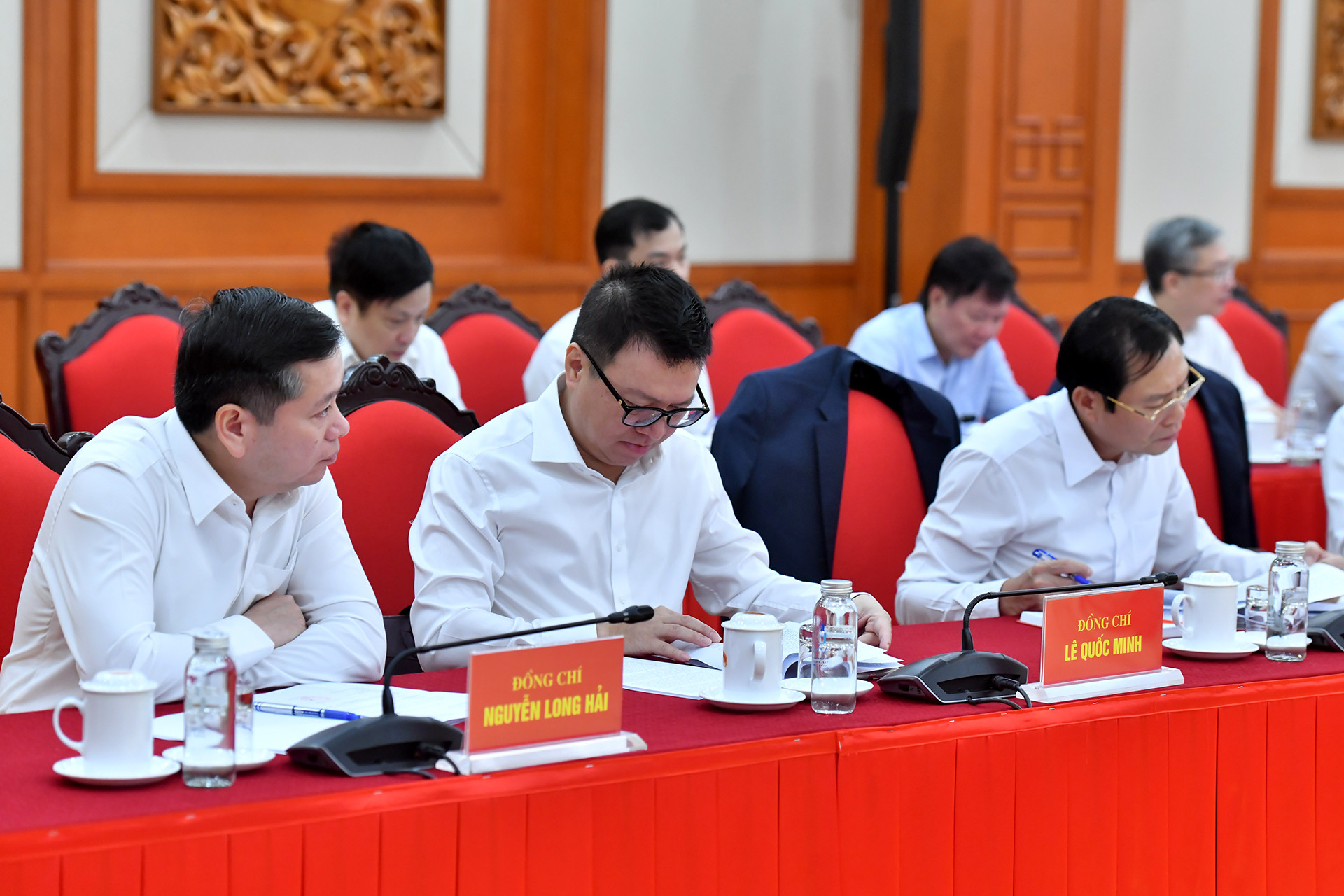 Các đại biểu tham dự phiên họp.