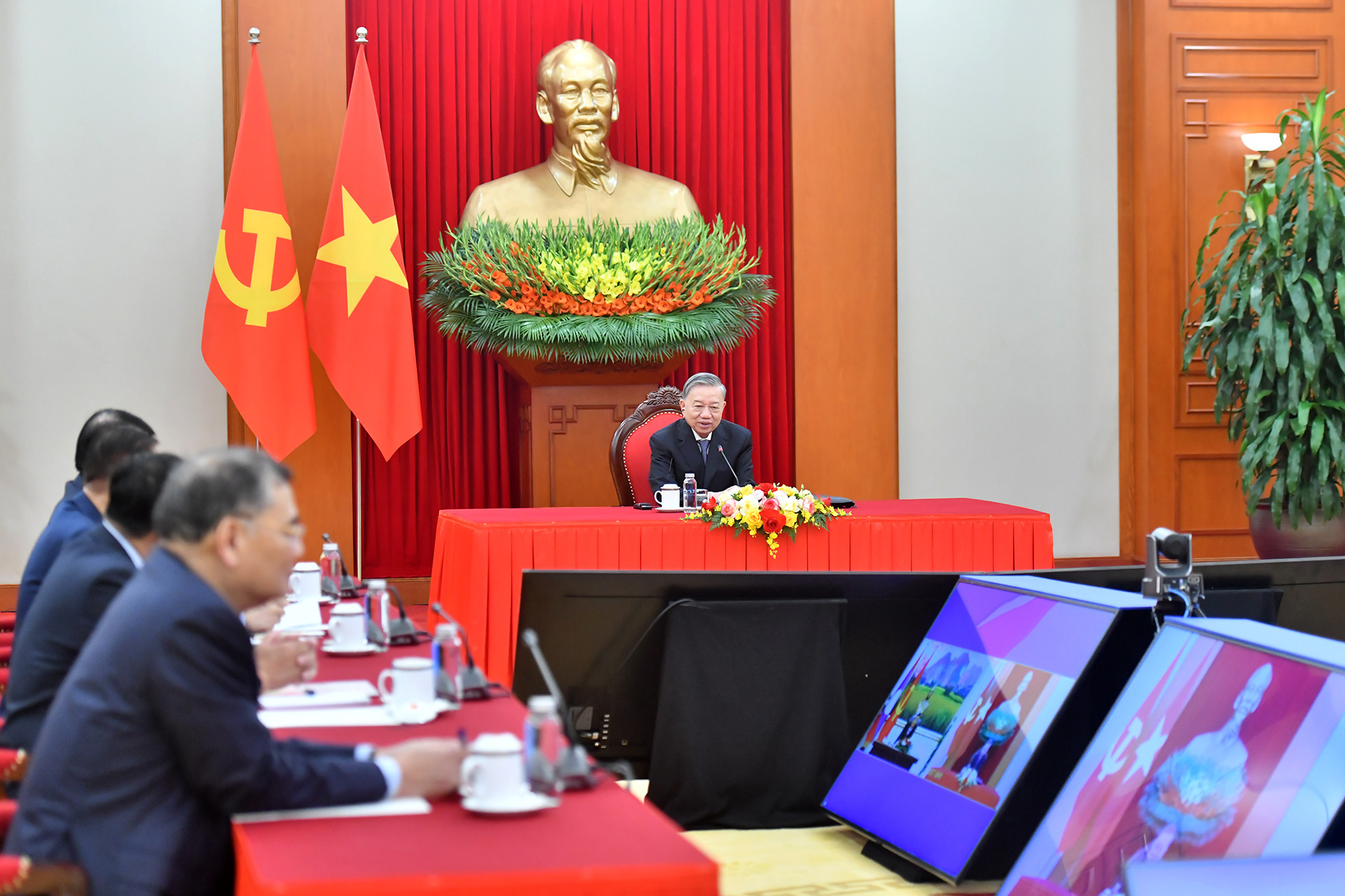 Tổng Bí thư Tô Lâm điện đàm với Tổng Bí thư, Chủ tịch nước Lào Thongloun Sisoulith.