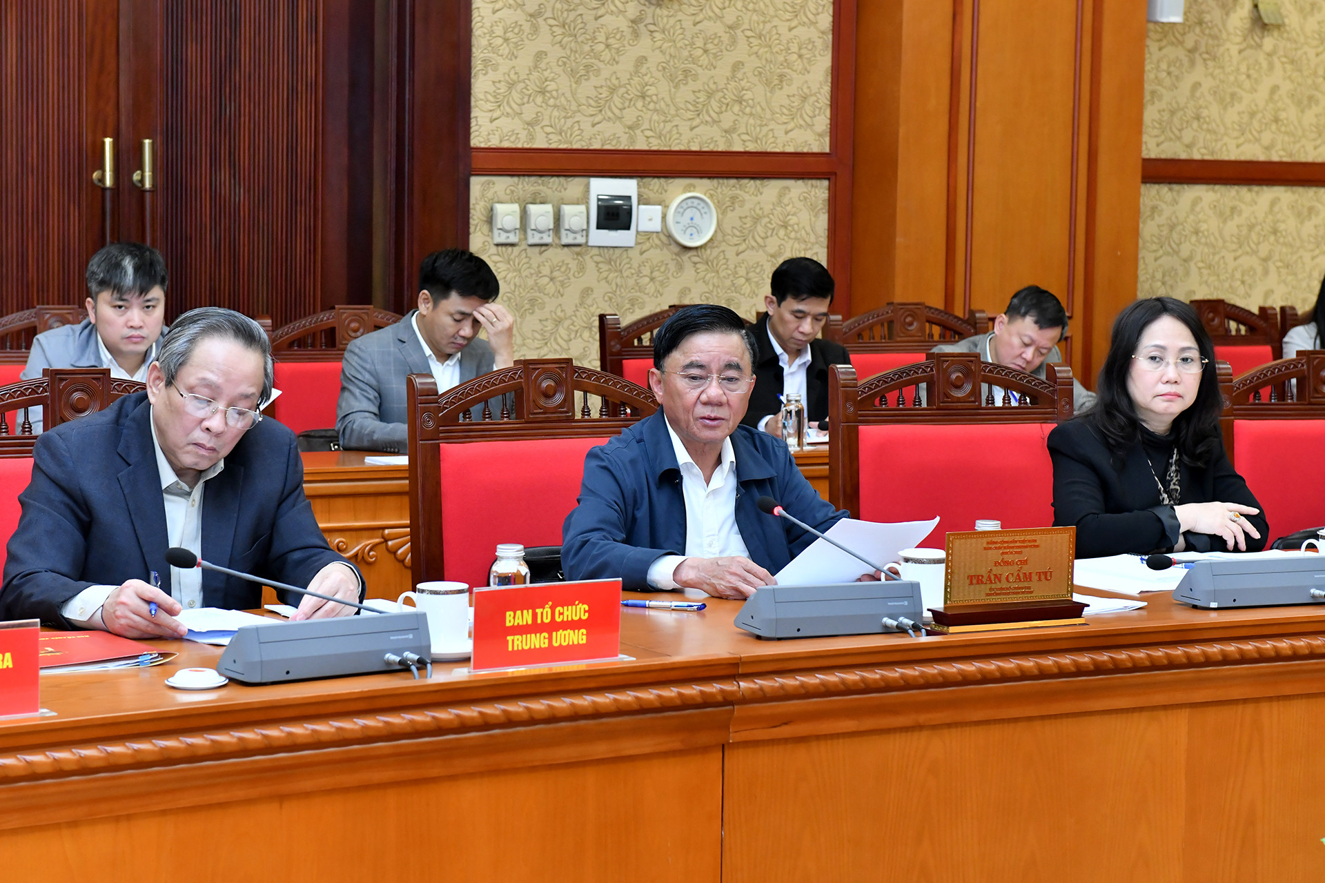 Đồng chí Trần Cẩm Tú, Ủy viên Bộ Chính trị, Thường trực Ban Bí thư chủ trì giao ban với các ban đảng, các văn phòng, các đảng ủy và một số cơ quan ở Trung ương.