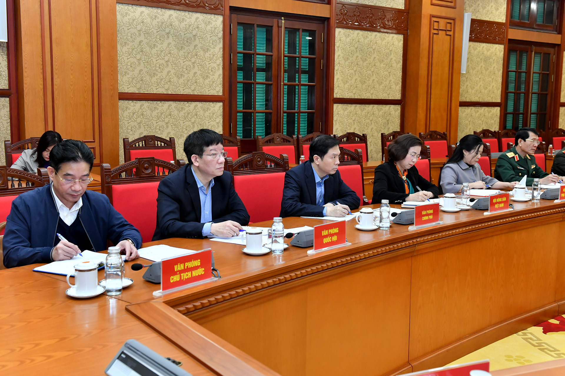 Các đại biểu tham dự giao ban.