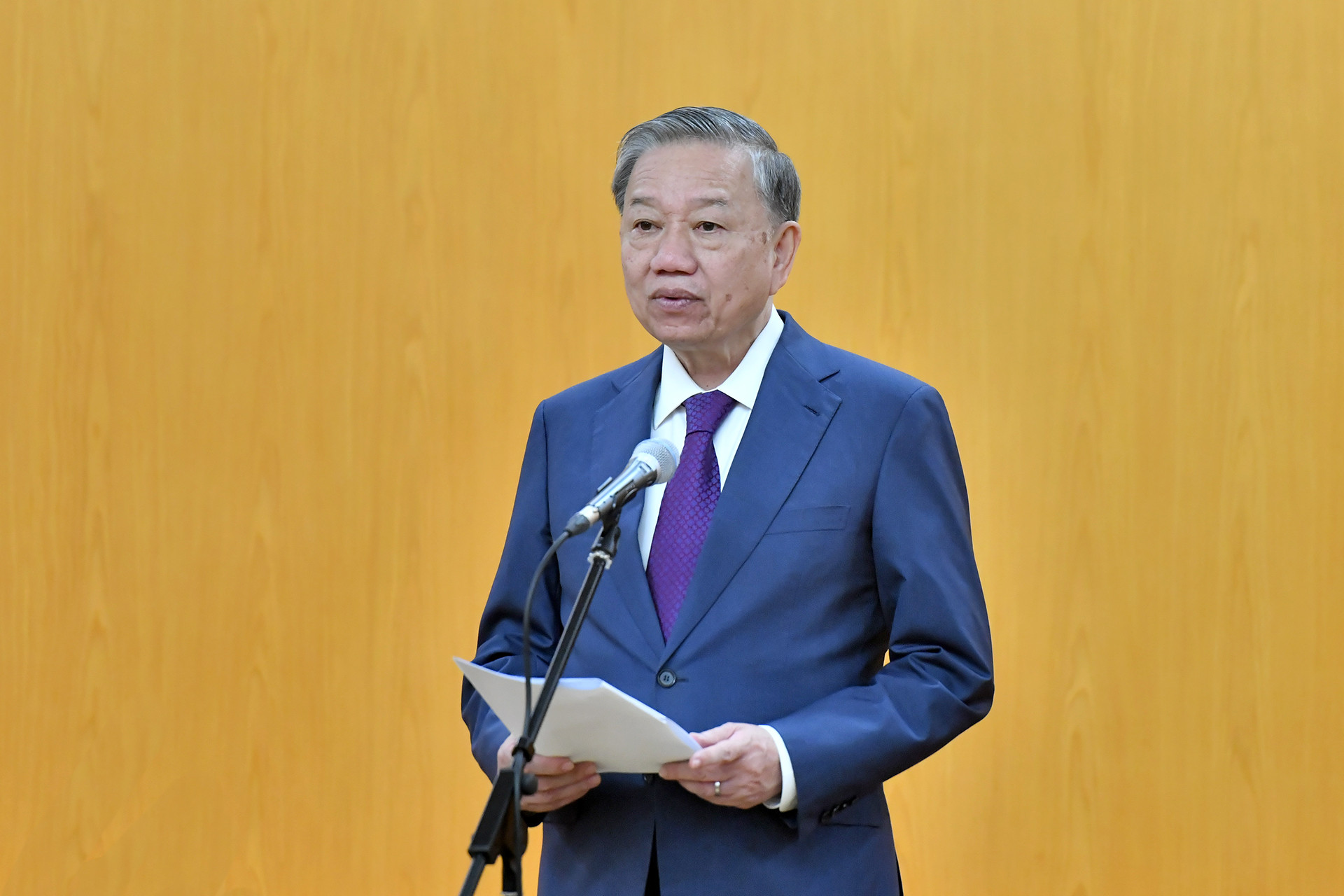 [Ảnh] Bộ Chính trị phân công đồng chí Trần Cẩm Tú giữ chức Thường trực Ban Bí thư ảnh 2