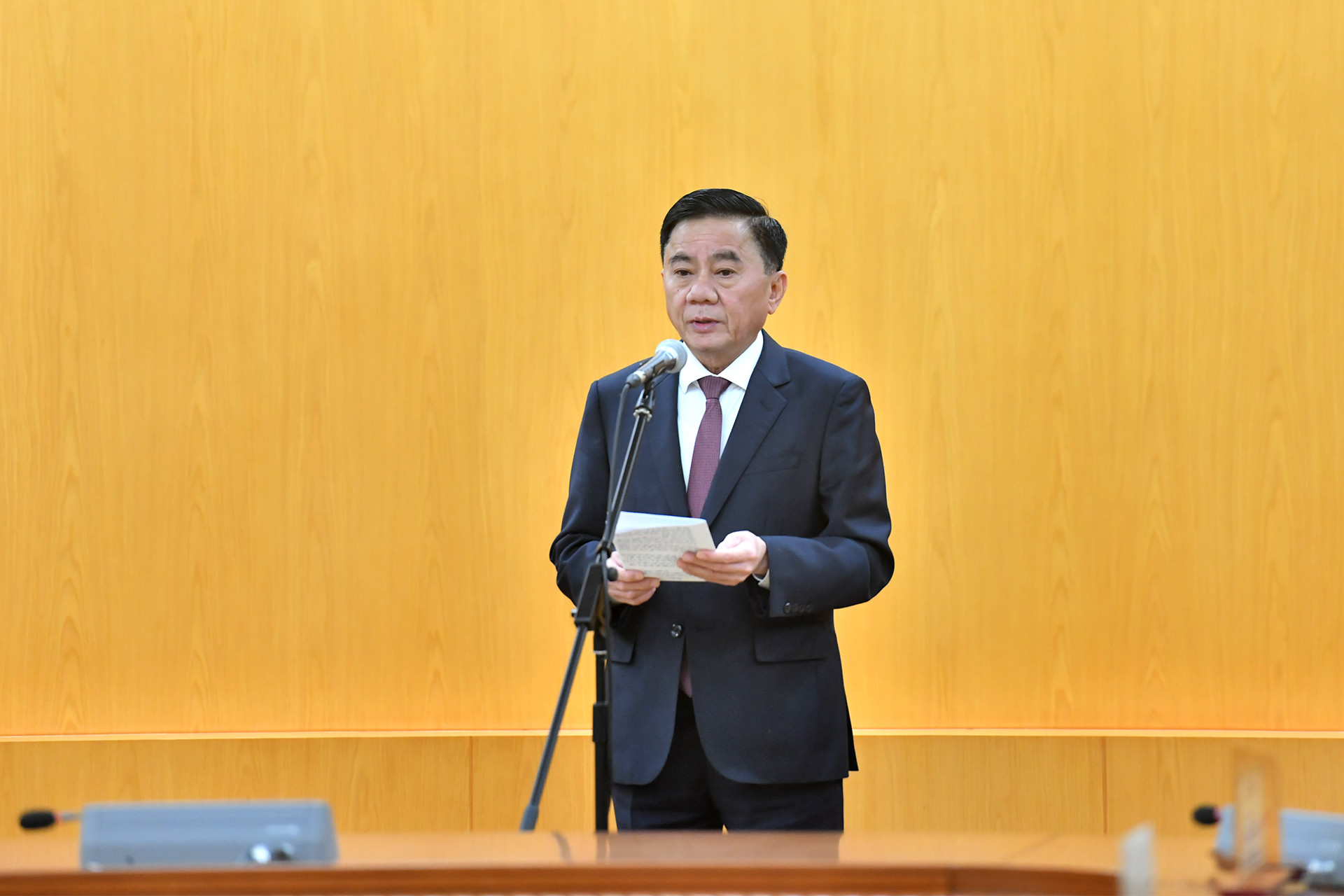 Đồng chí Trần Cẩm Tú phát biểu.