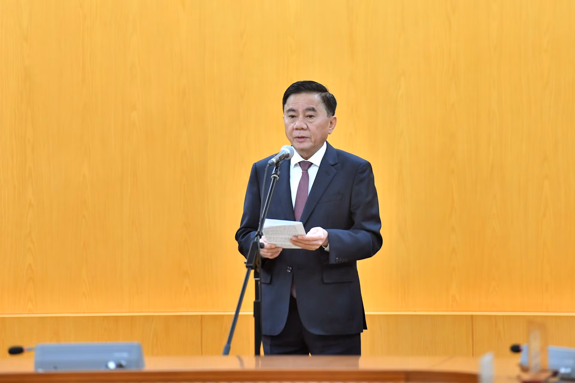 Đồng chí Trần Cẩm Tú phát biểu.