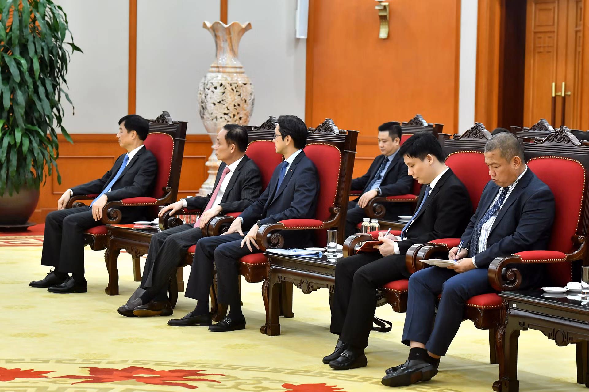 Các đại biểu Việt Nam tham dự buổi tiếp.