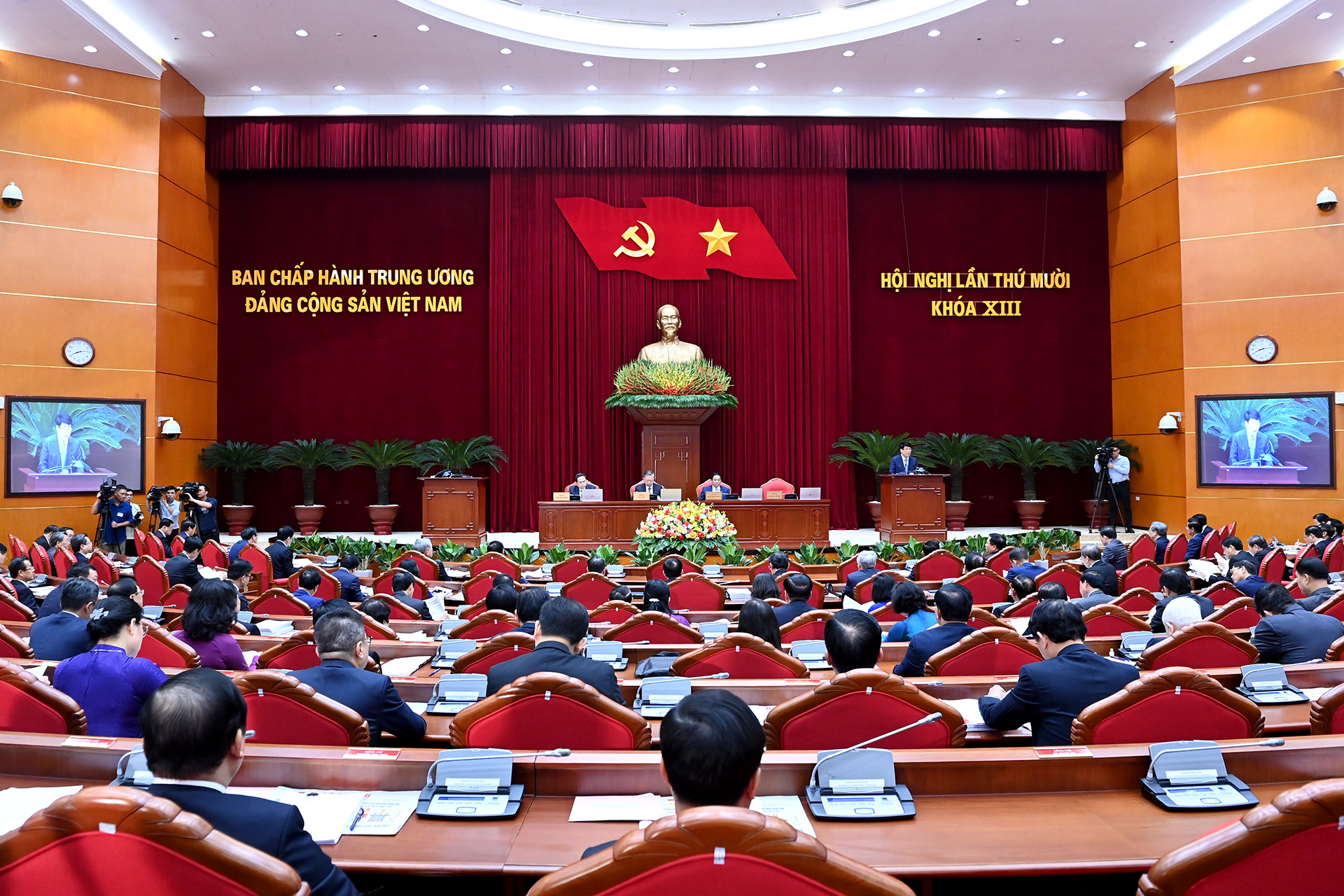 [Ảnh] Khai mạc Hội nghị lần thứ 10 Ban Chấp hành Trung ương Đảng Cộng sản Việt Nam khóa XIII ảnh 1