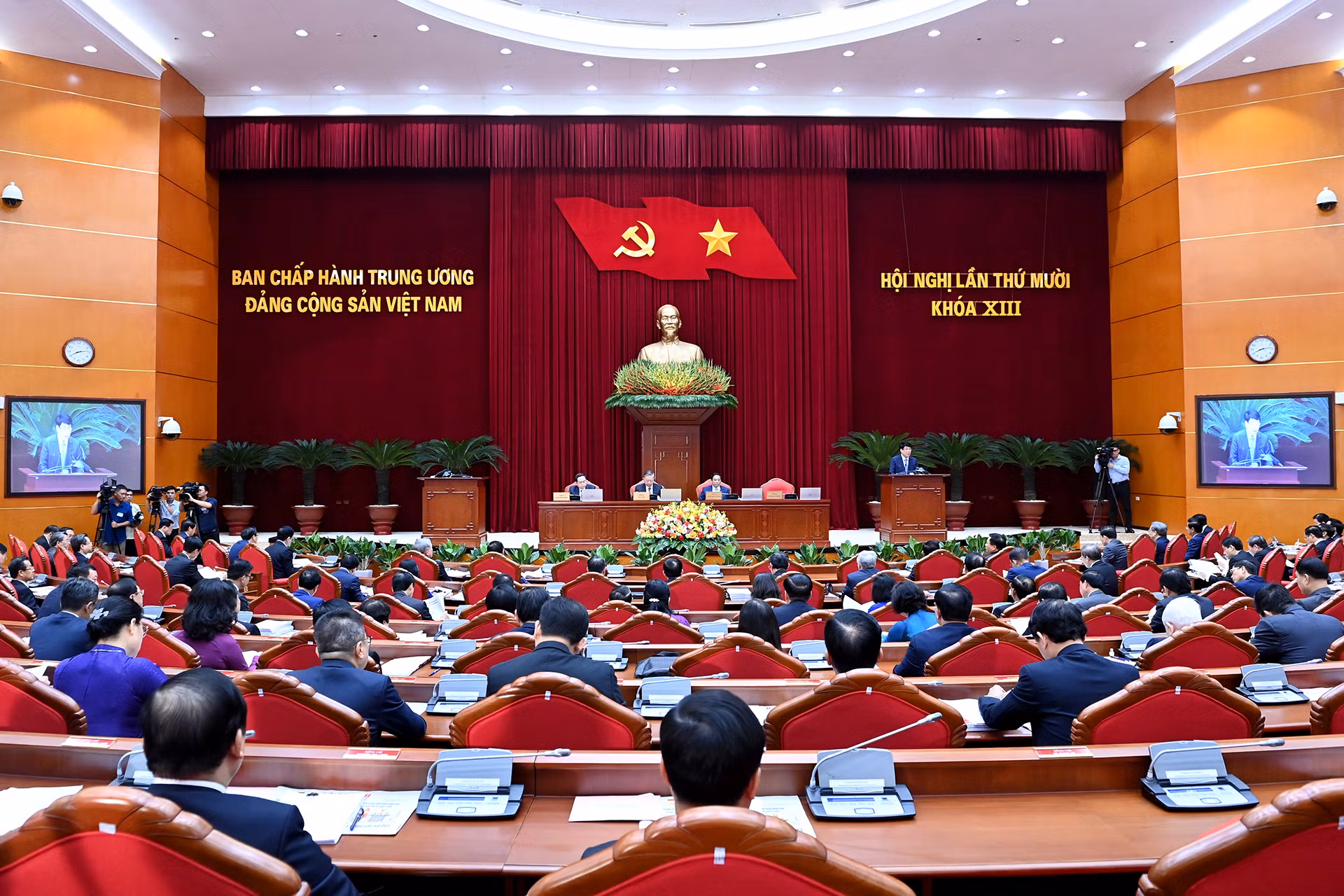 [Ảnh] Khai mạc Hội nghị lần thứ 10 Ban Chấp hành Trung ương Đảng Cộng sản Việt Nam khóa XIII ảnh 1