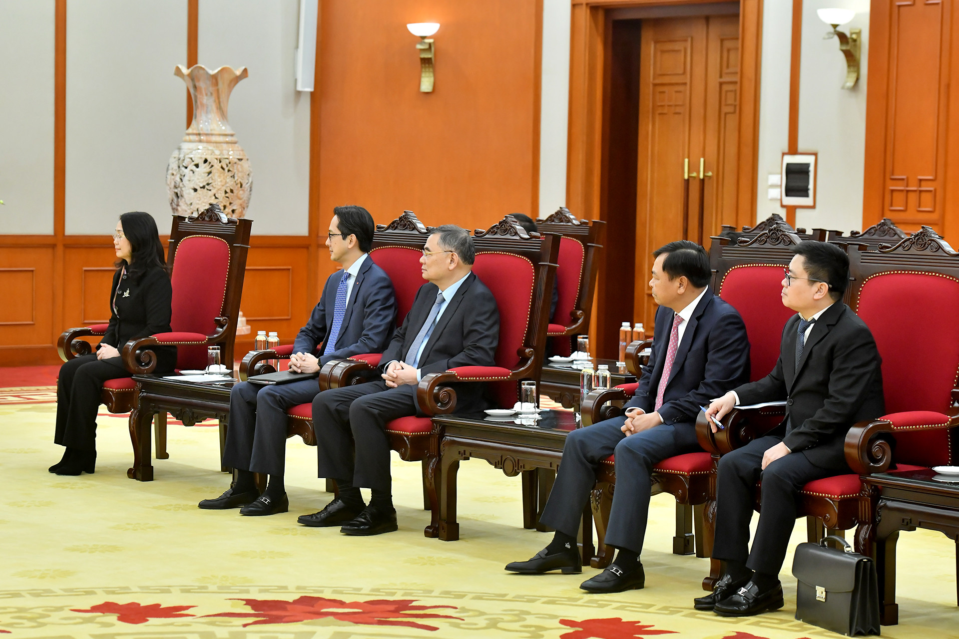 Các đại biểu Việt Nam tham dự buổi tiếp.