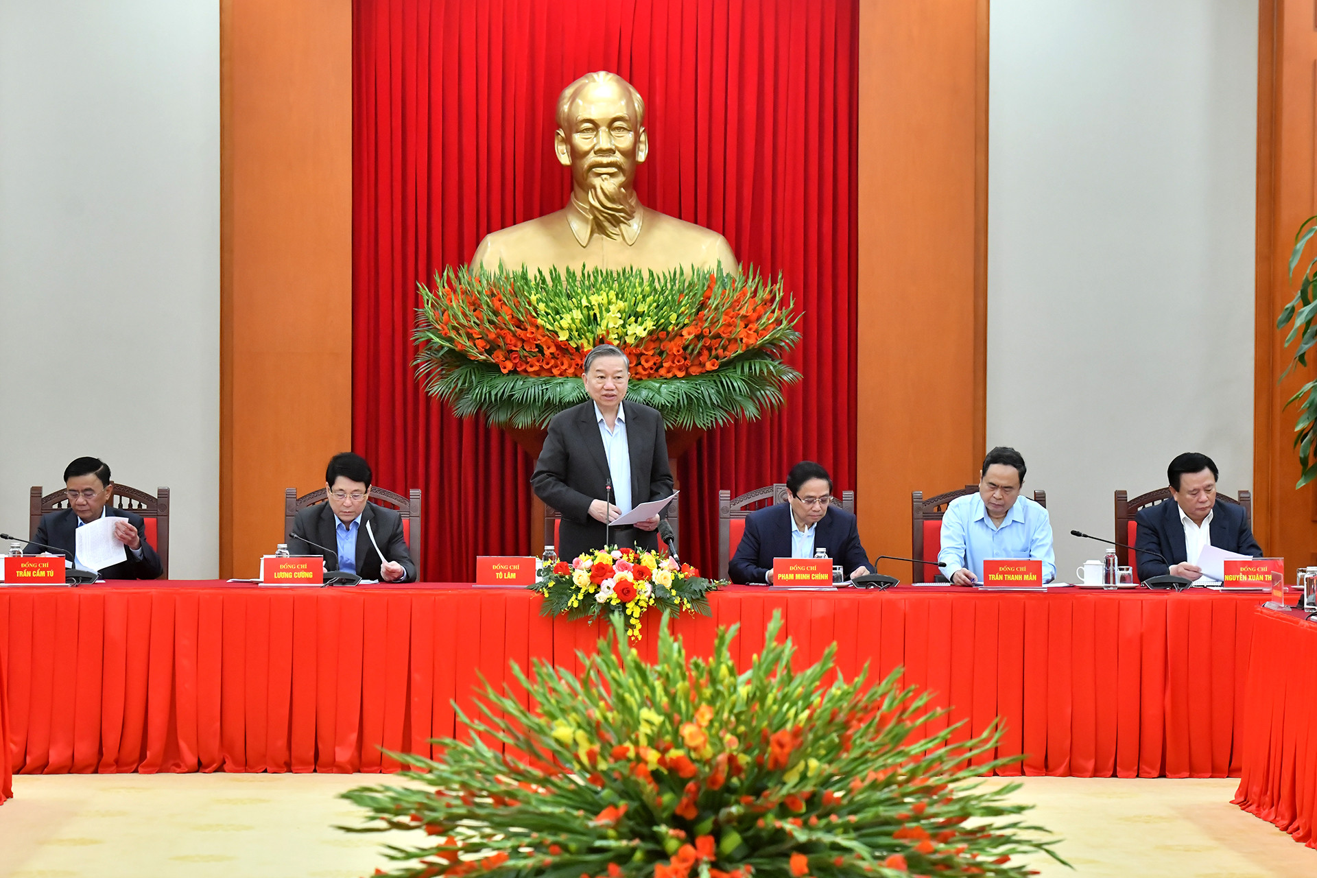 Tổng Bí thư Tô Lâm phát biểu chỉ đạo phiên họp. Tổng Bí thư Tô Lâm phát biểu chỉ đạo phiên họp.