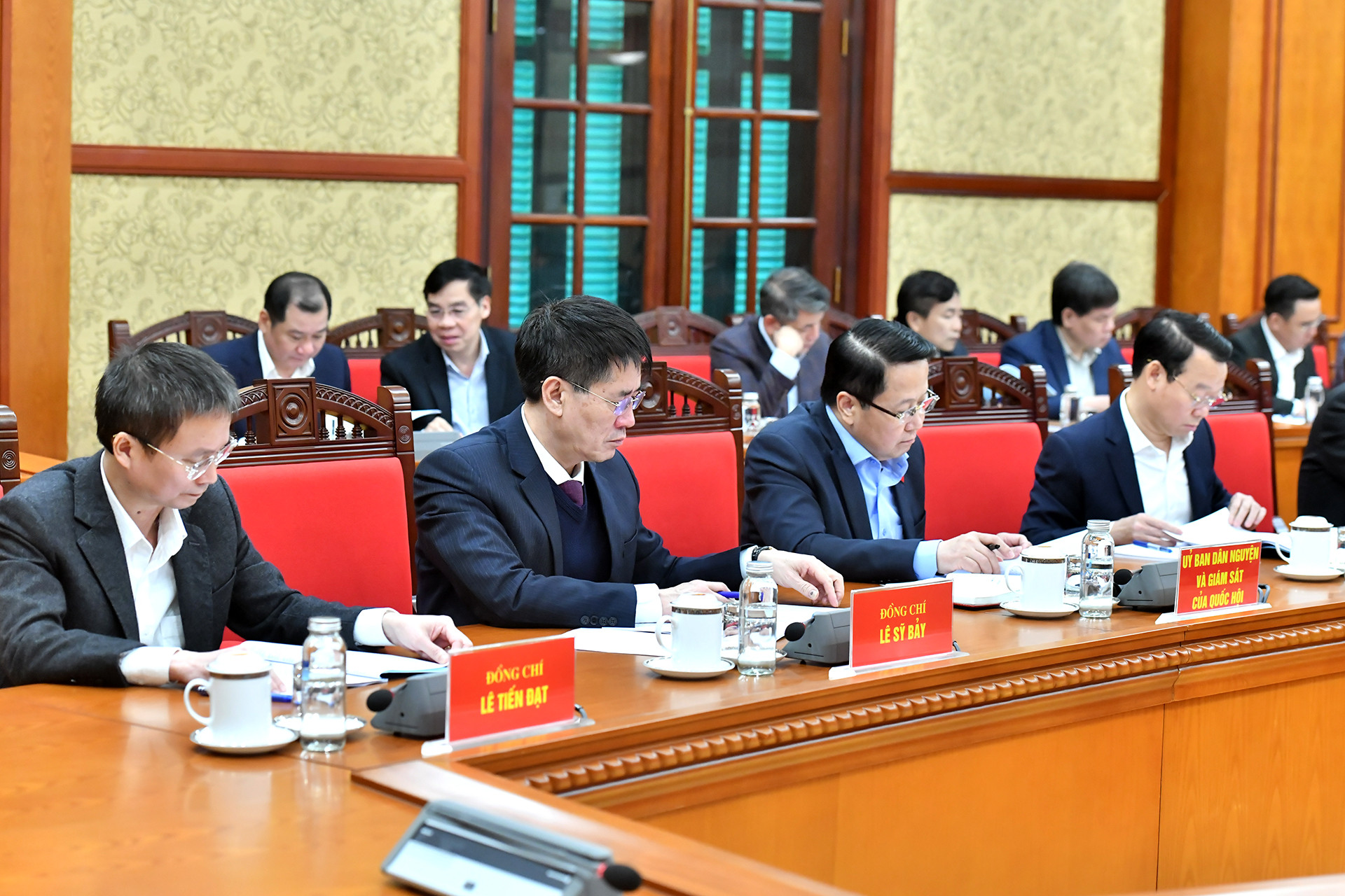 Các đại biểu tham dự buổi làm việc.