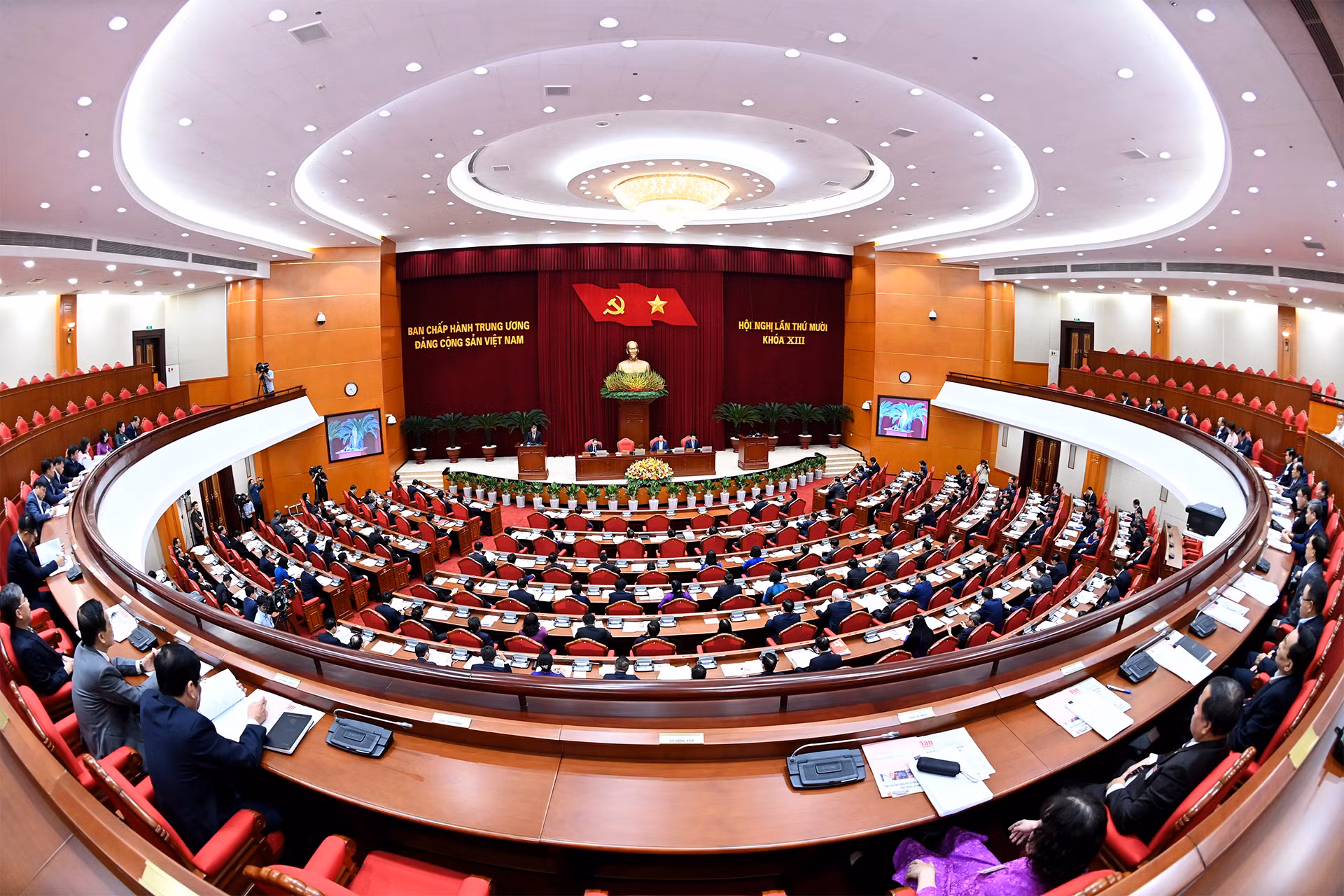 Phiên khai mạc Hội nghị lần thứ 10 Ban Chấp hành Trung ương Đảng Cộng sản Việt Nam khóa XIII. 