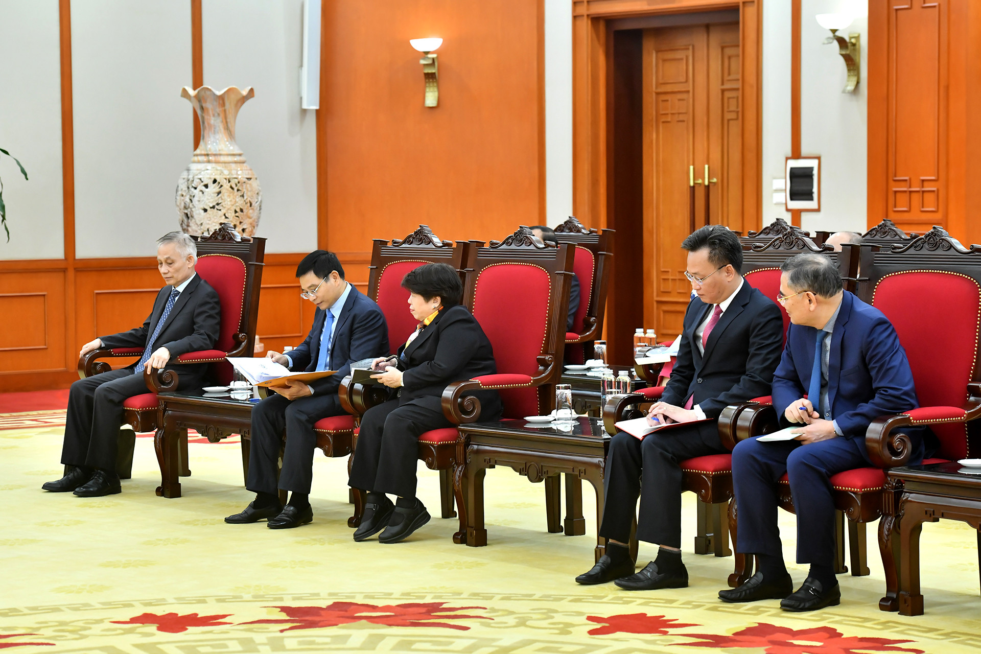 Các đại biểu Việt Nam tham dự buổi tiếp.