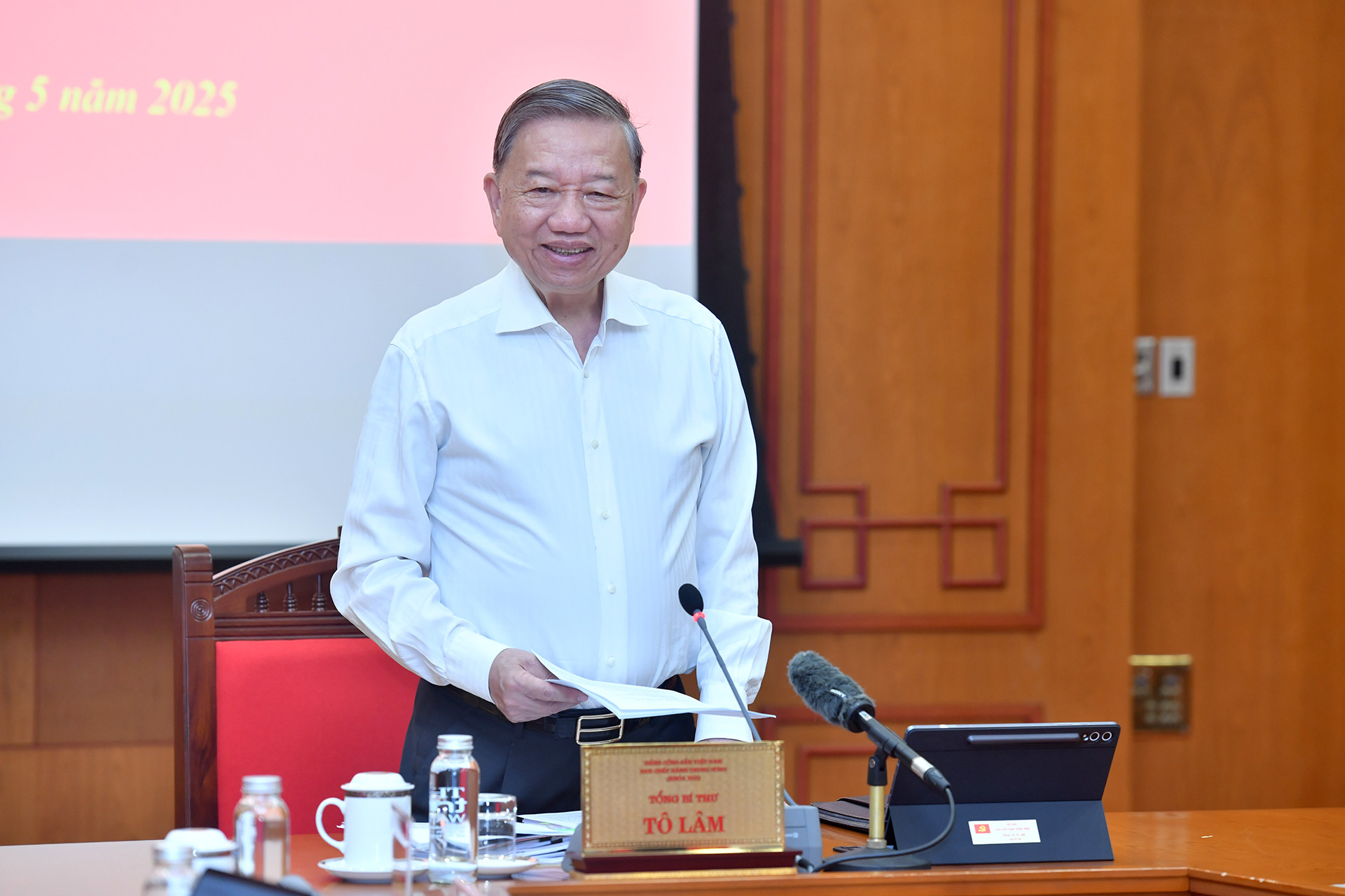 Tổng Bí thư Tô Lâm phát biểu chỉ đạo phiên họp.