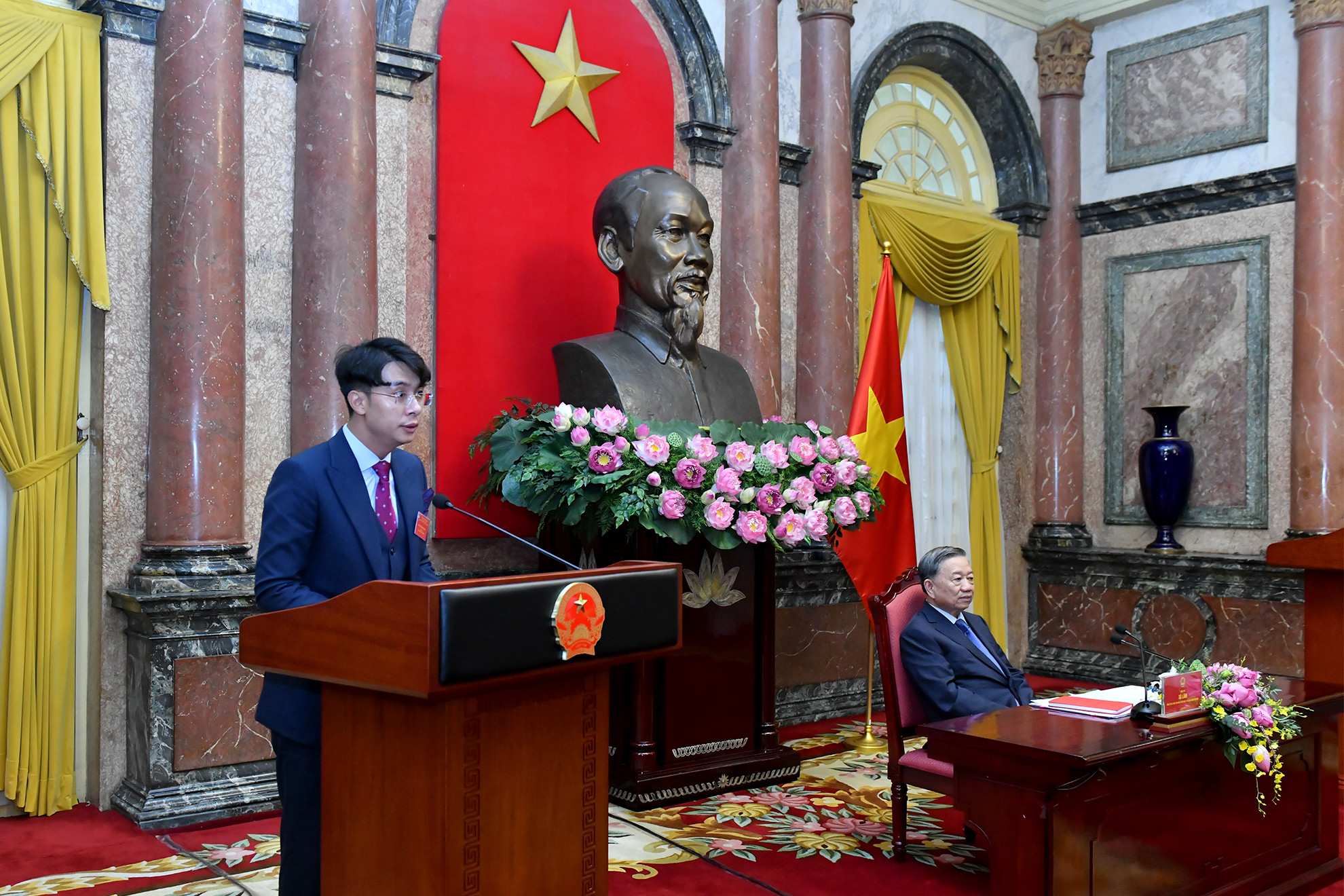 Đại biểu phát biểu tại buổi tiếp. Đại biểu phát biểu tại buổi tiếp.