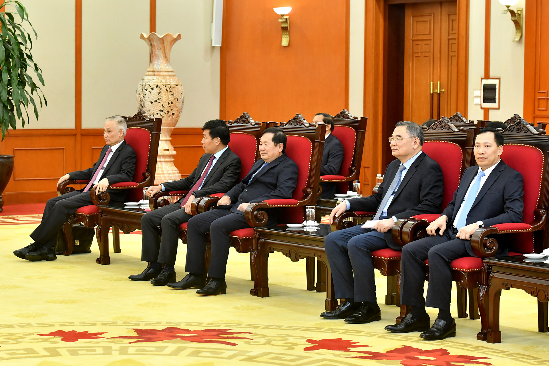 Các đại biểu Việt Nam tham dự buổi tiếp.