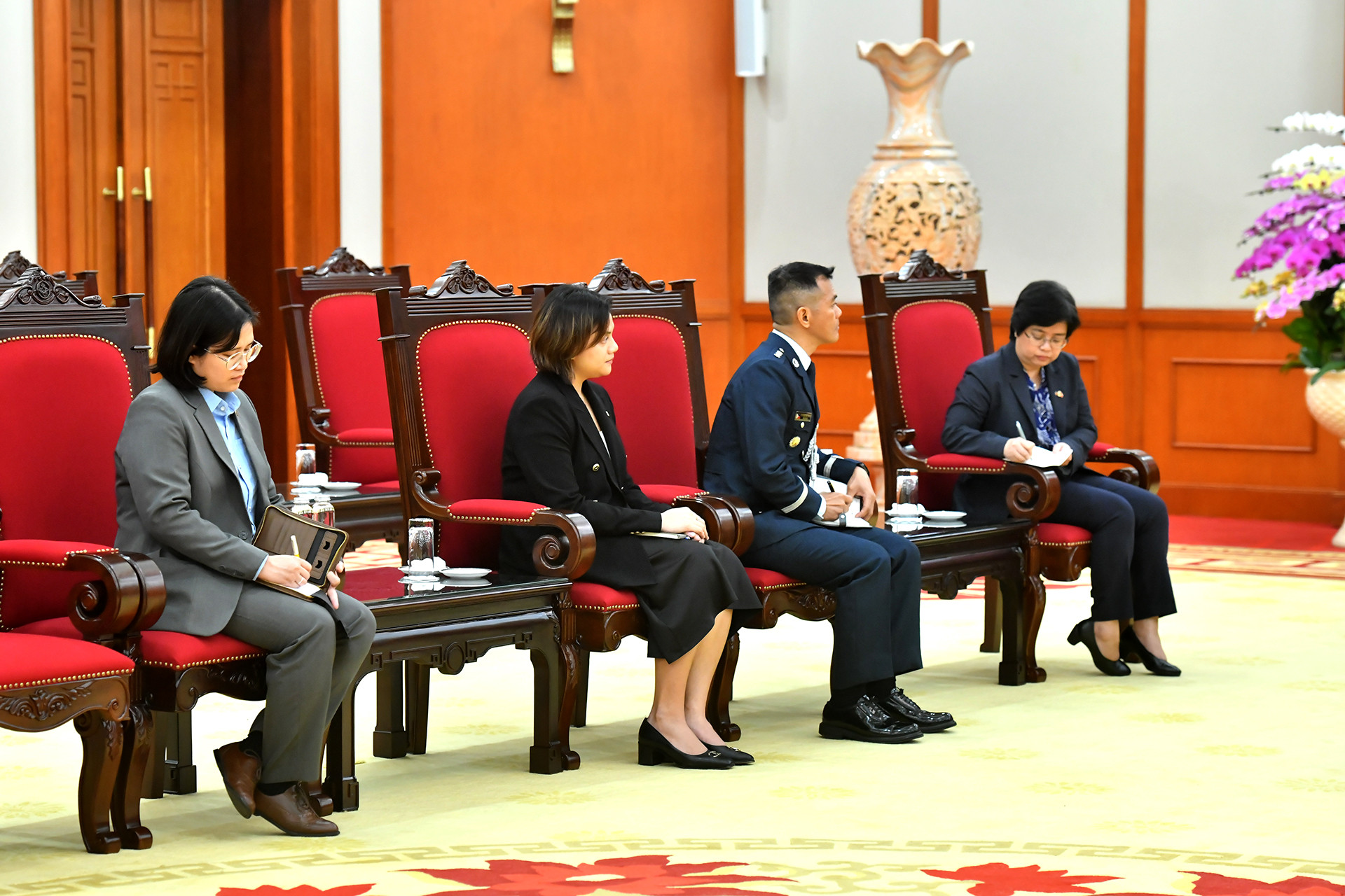 Các đại biểu Philippines tham dự buổi tiếp. Các đại biểu Philippines tham dự buổi tiếp.