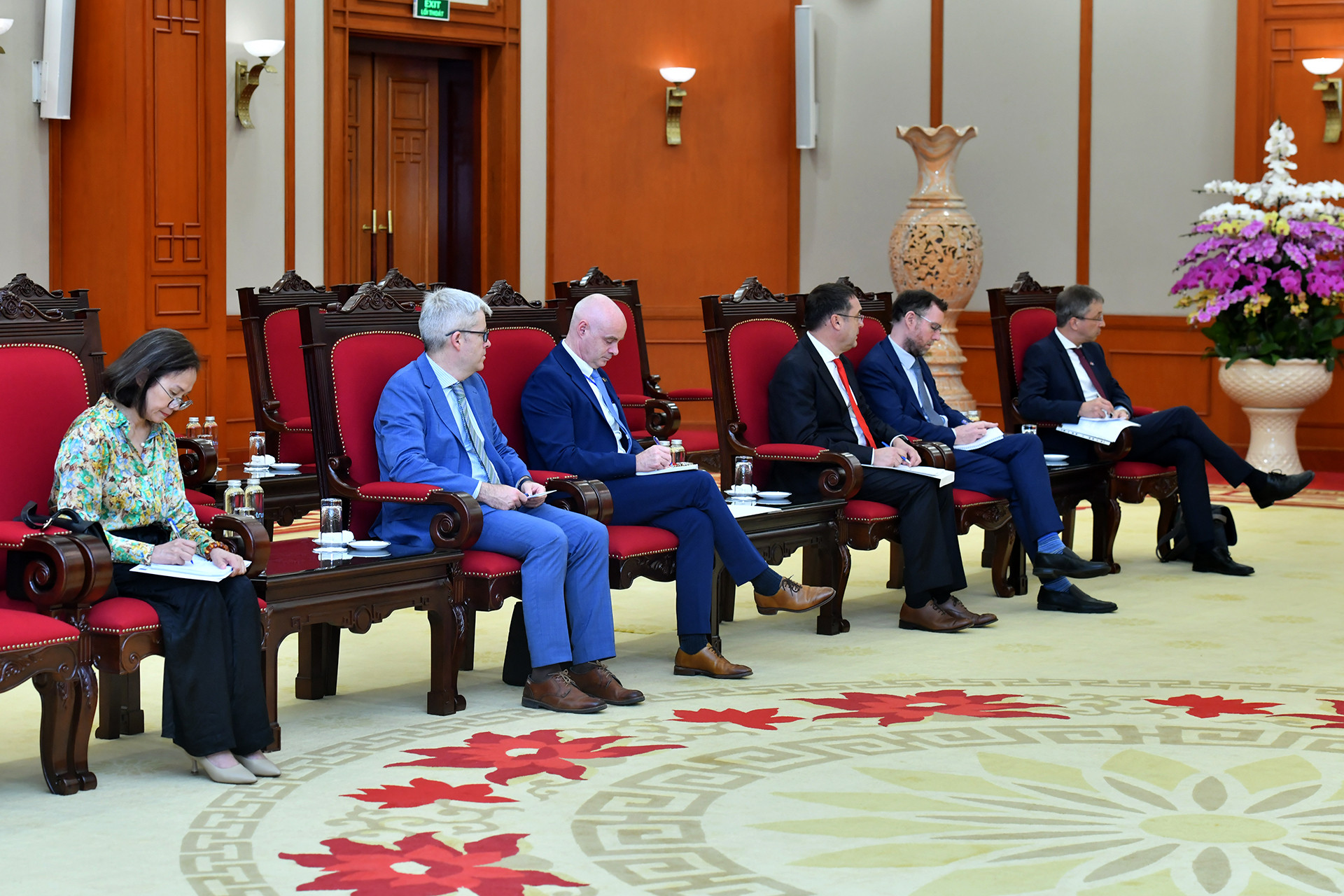 Các đại biểu Liên minh châu Âu tham dự buổi tiếp.