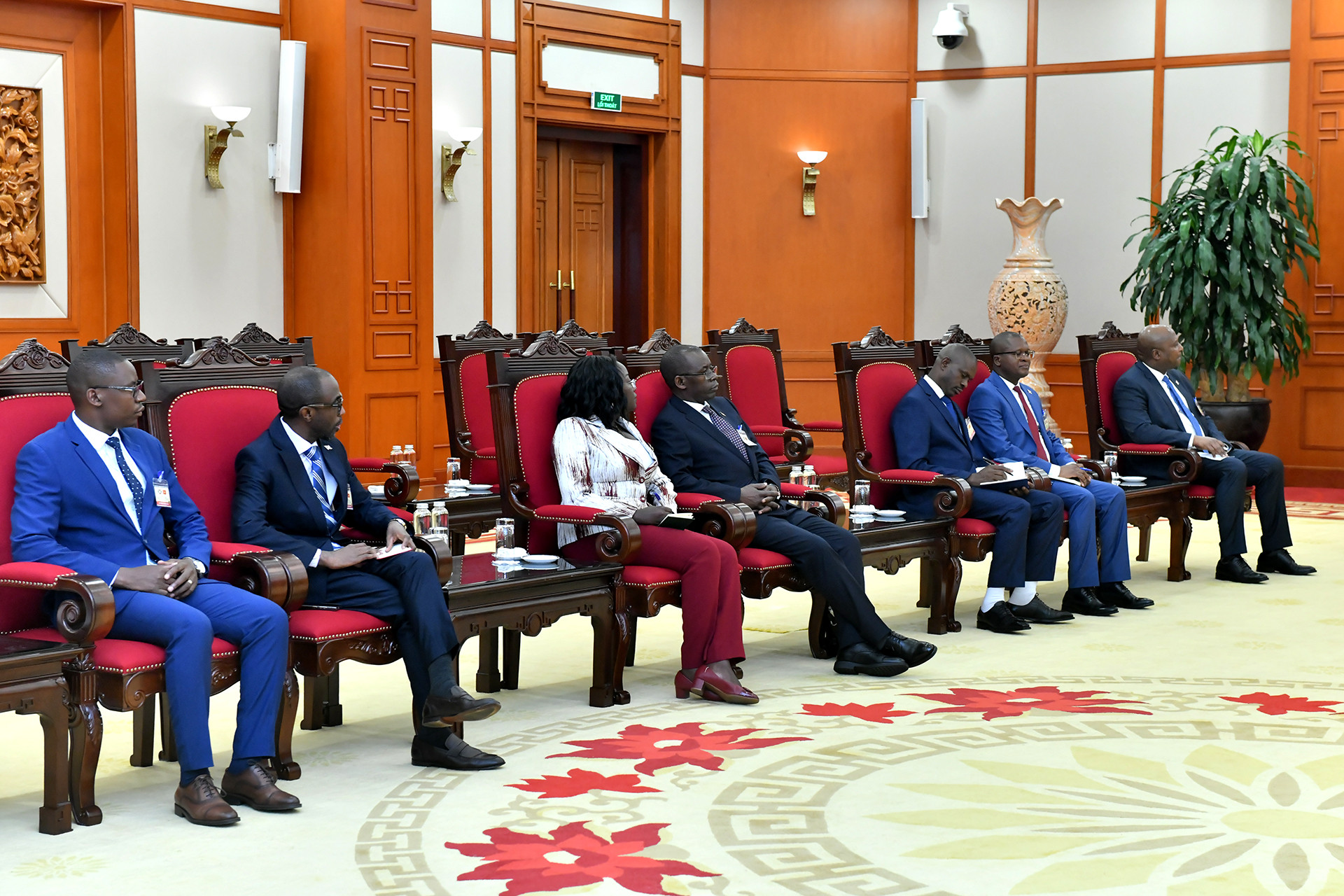 Các đại biểu Burundi tham dự buổi tiếp.