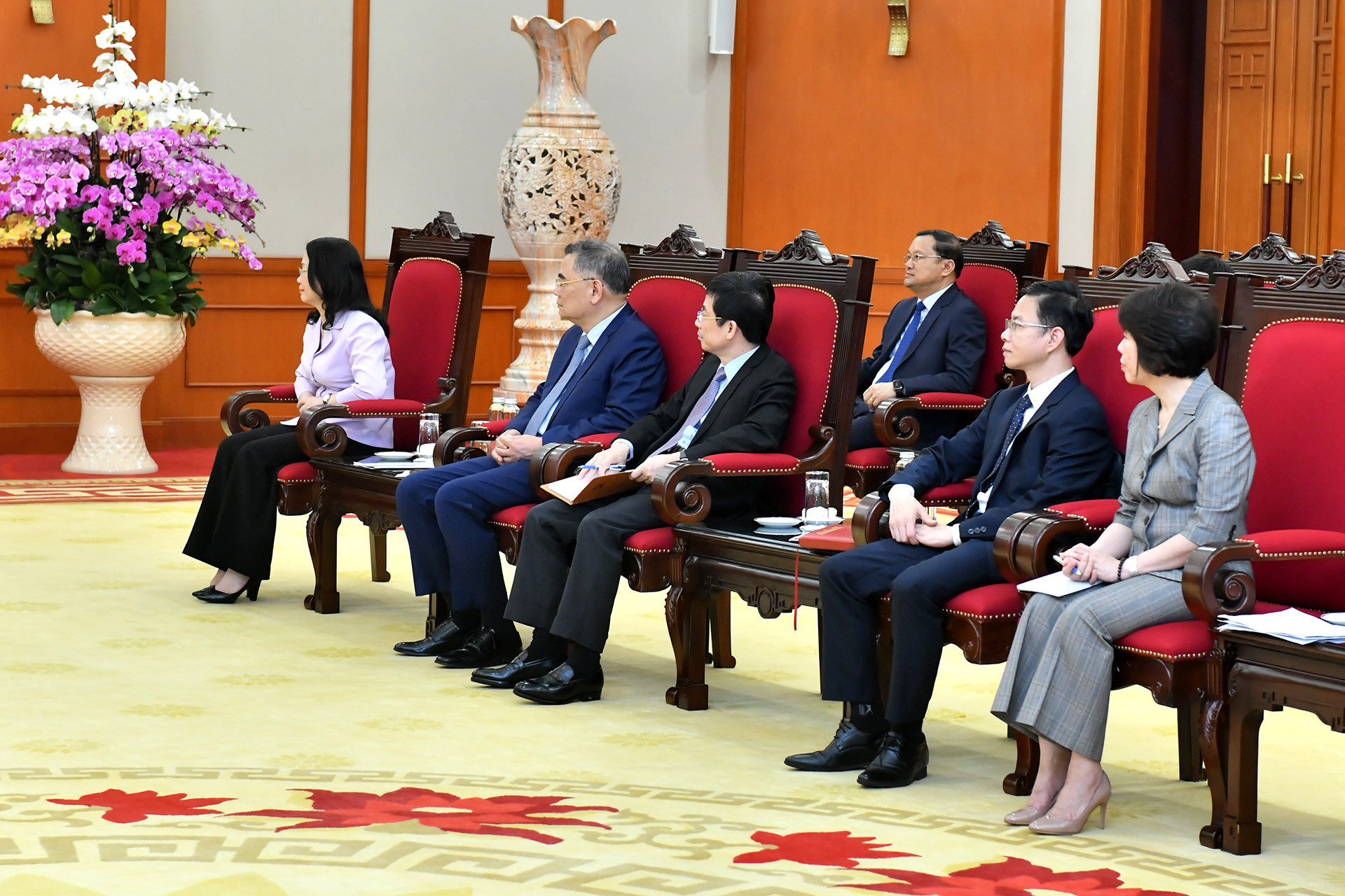 Các đại biểu tham dự buổi tiếp.