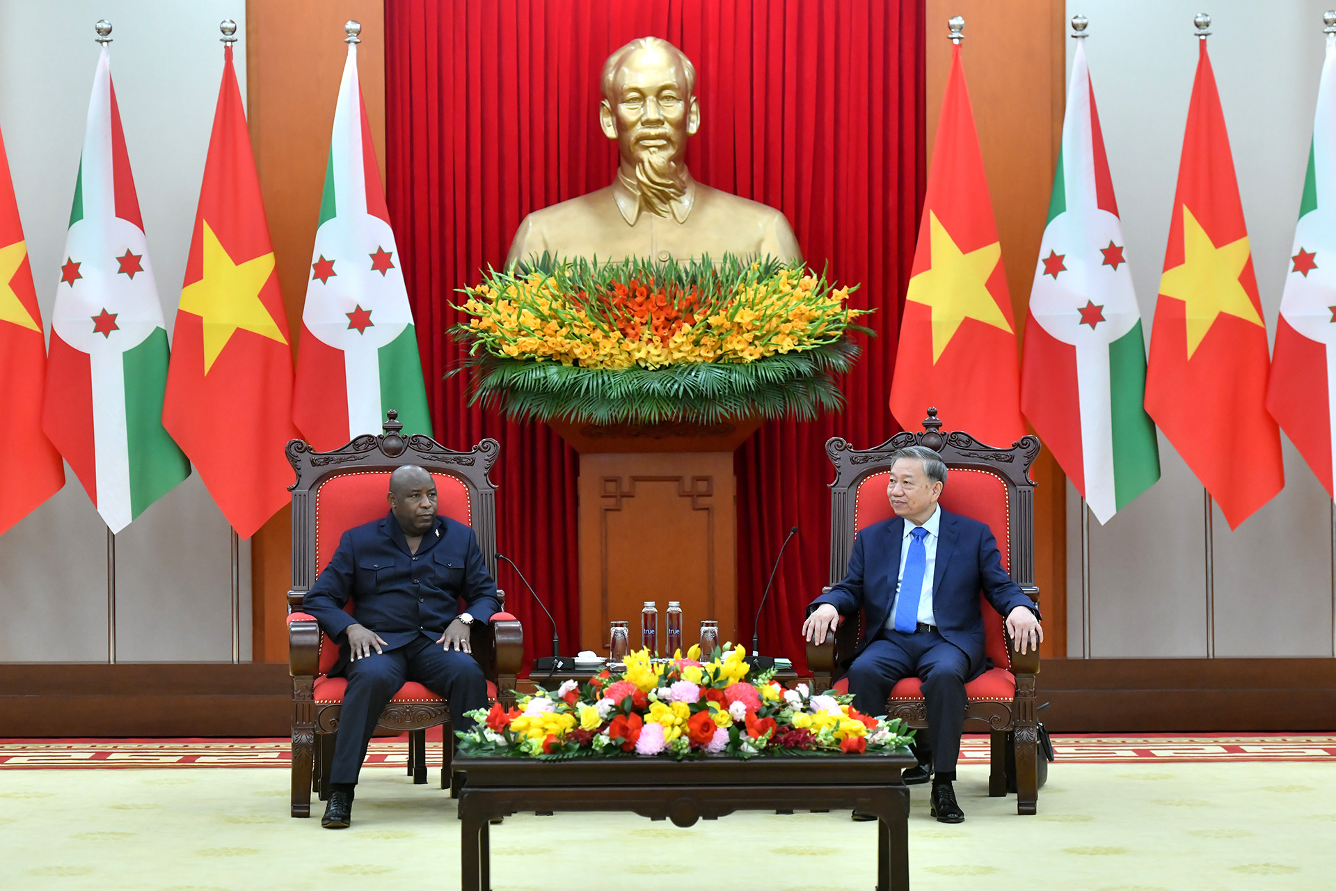 Tổng Bí thư Tô Lâm tiếp Tổng thống Cộng hòa Burundi Évariste Ndayishimiye.