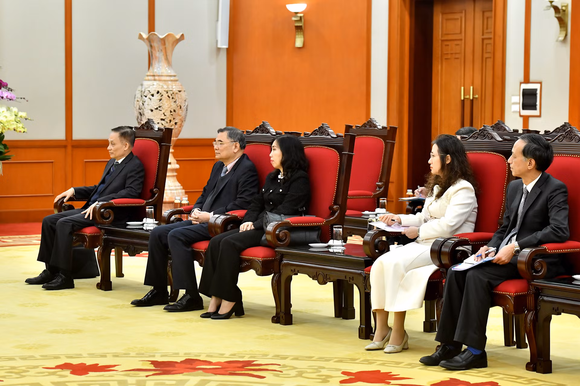 Các đại biểu Việt Nam tham dự buổi tiếp.