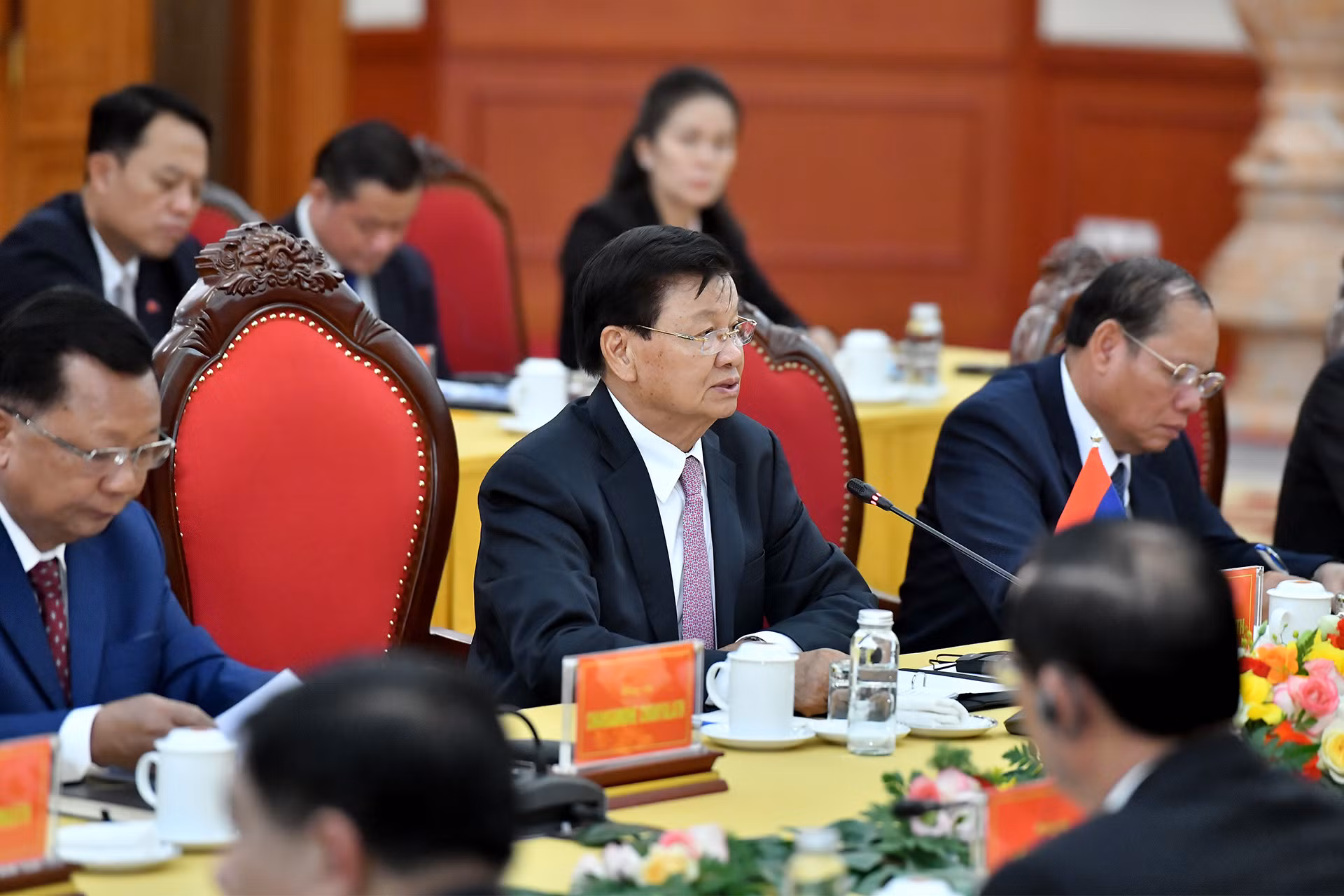 Tổng Bí thư, Chủ tịch nước Thongloun Sisoulith phát biểu tại hội đàm.