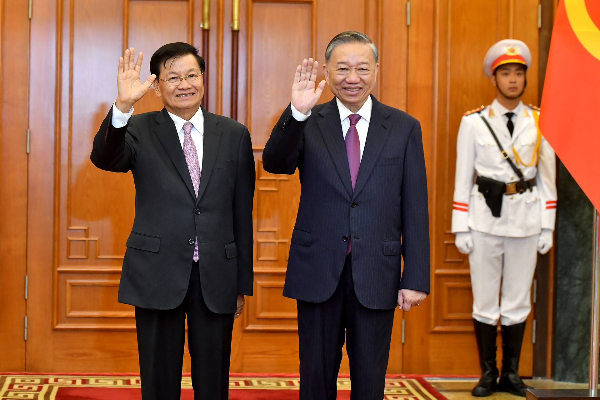 Tổng Bí thư, Chủ tịch nước Tô Lâm và Tổng Bí thư, Chủ tịch nước Lào Thongloun Sisoulith trước khi hội đàm.