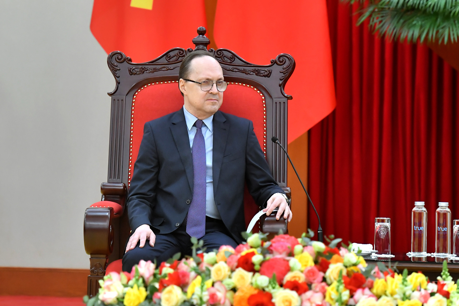 Đại sứ Gennady Stepanovich Bezdetko tại buổi tiếp.