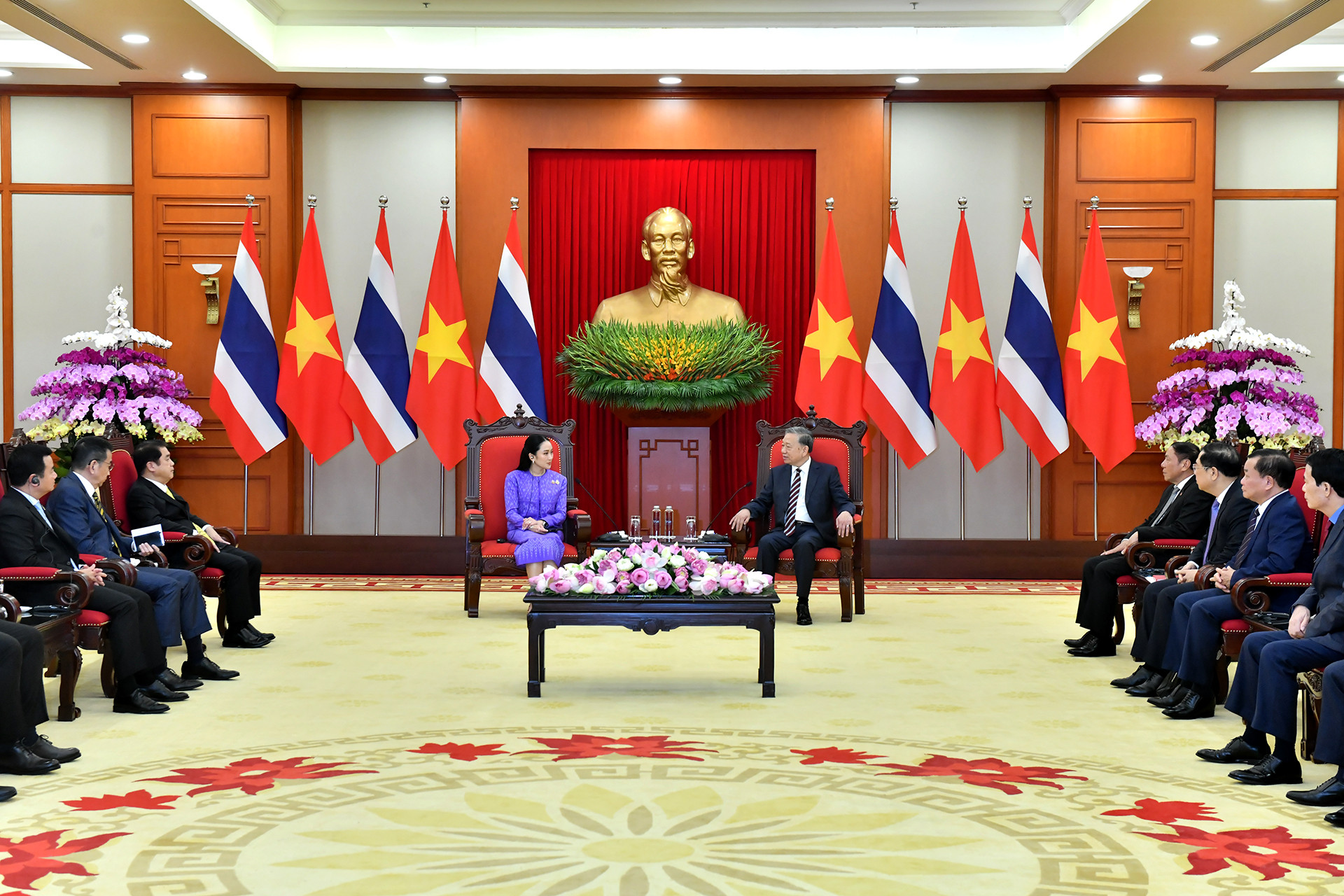 Tổng Bí thư Tô Lâm với Thủ tướng Vương quốc Thái Lan Paetongtarn Shinawatra.