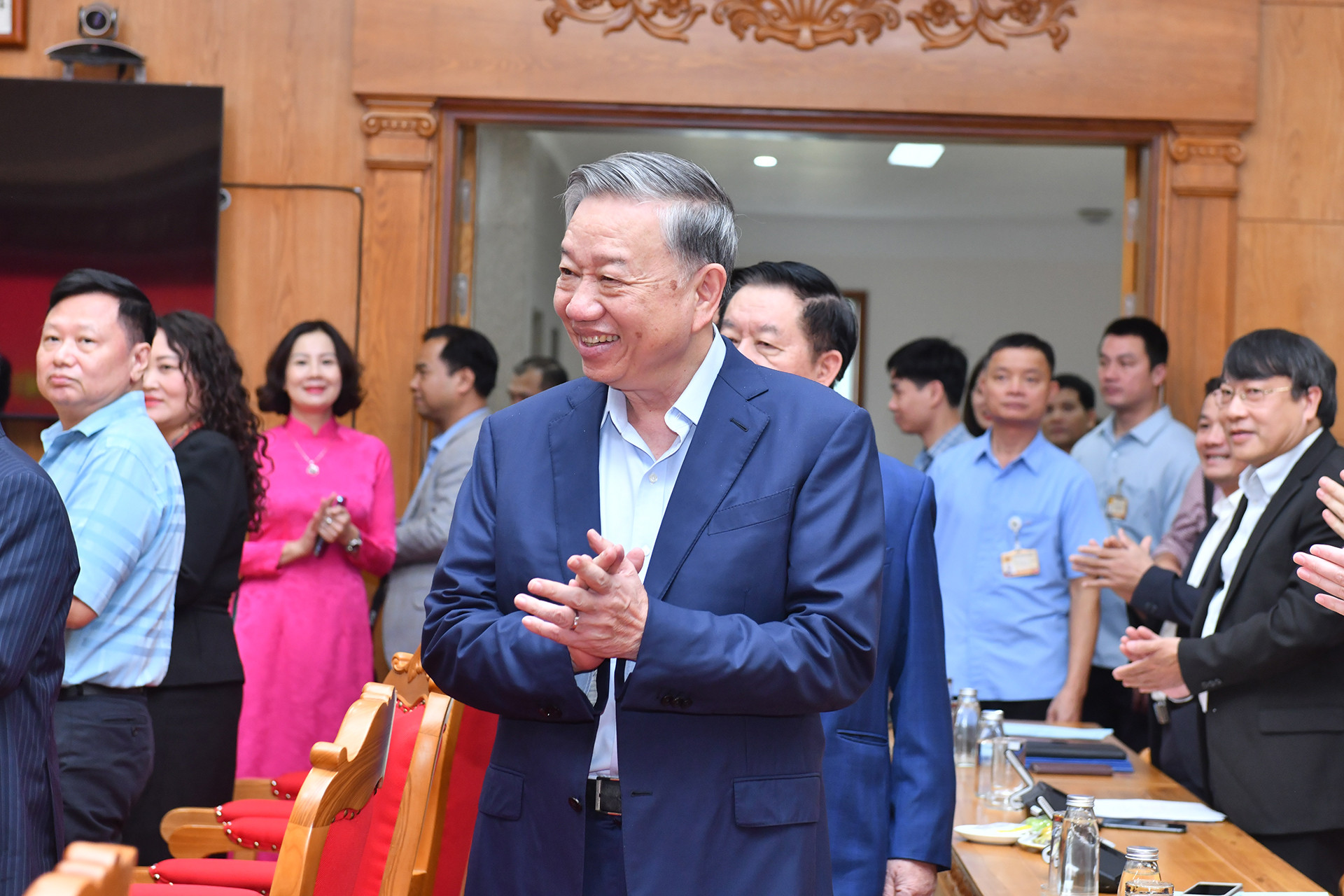 Tổng Bí thư Tô Lâm đến làm việc với Ban Tuyên giáo Trung ương. Tổng Bí thư Tô Lâm đến làm việc với Ban Tuyên giáo Trung ương.