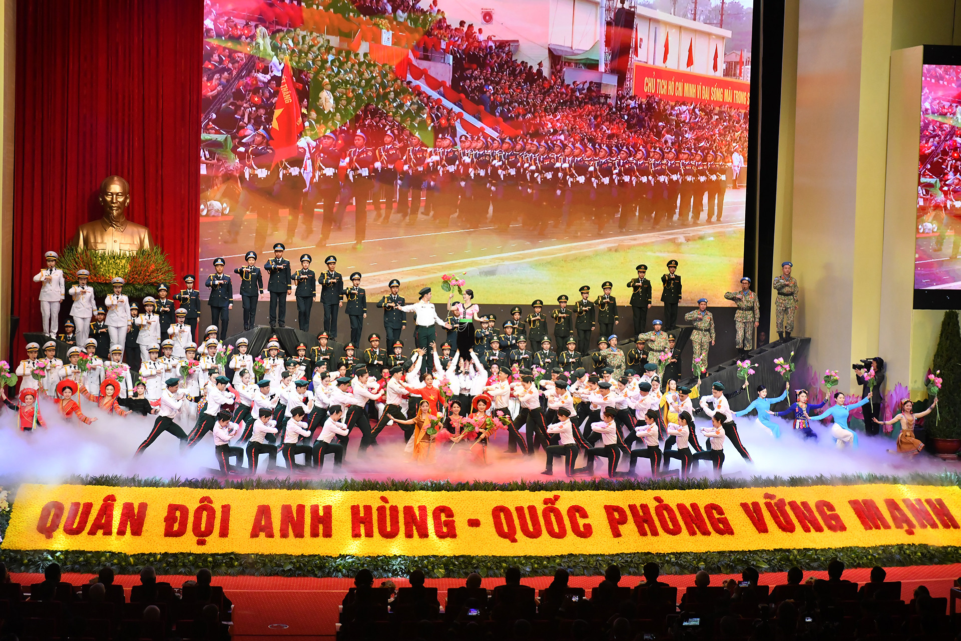 Chương trình nghệ thuật tại lễ kỷ niệm.