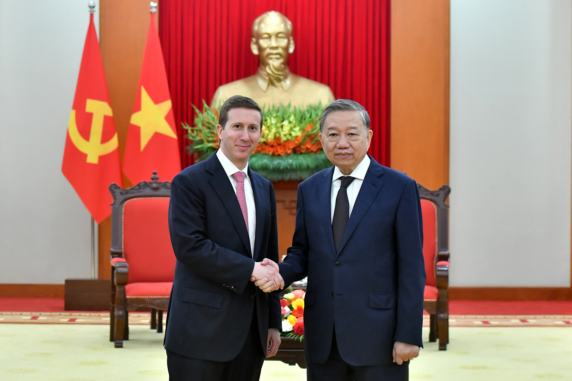 Tổng Bí thư Tô Lâm với ông Jeffrey David Perlman, Tổng Giám đốc Quỹ đầu tư Warburg Pincus (Hoa Kỳ).